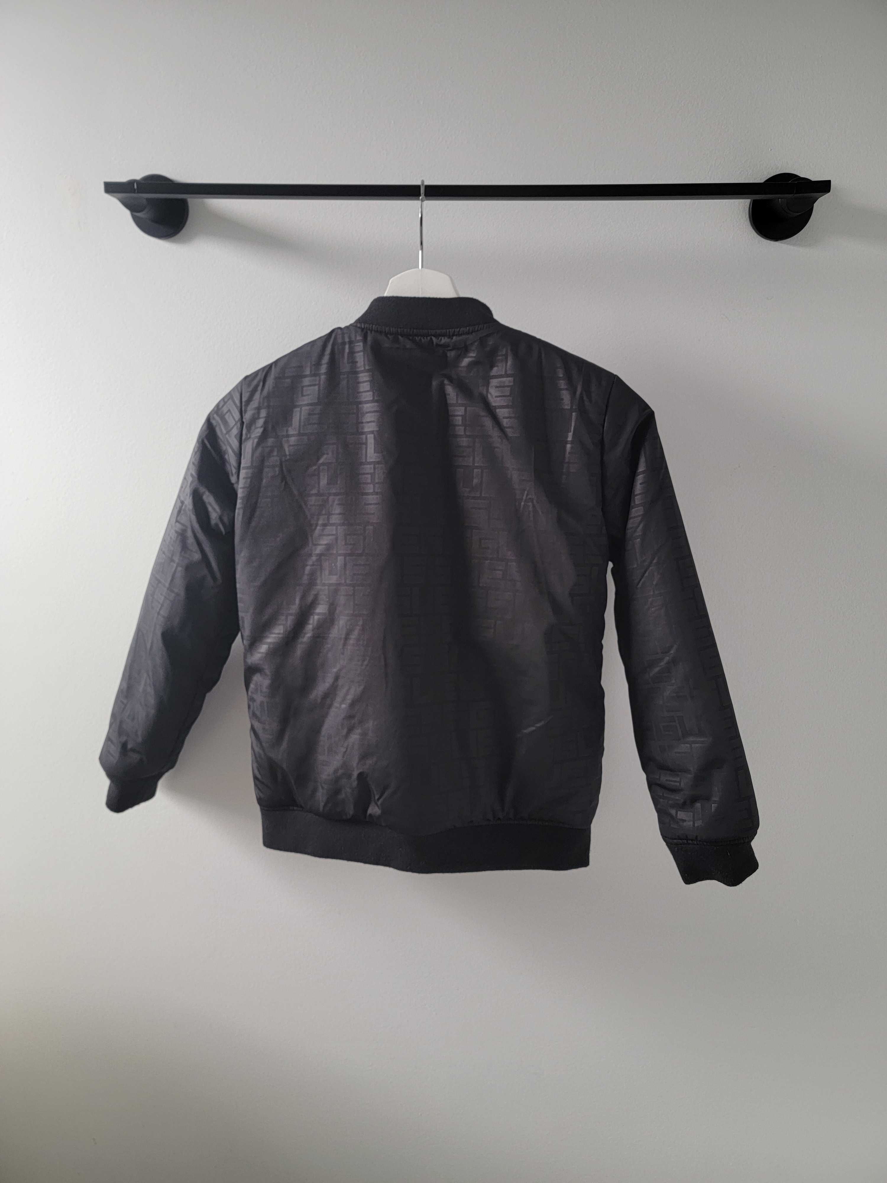 Kids Guess reversible bomber jacket measurements in ad - photo 4
