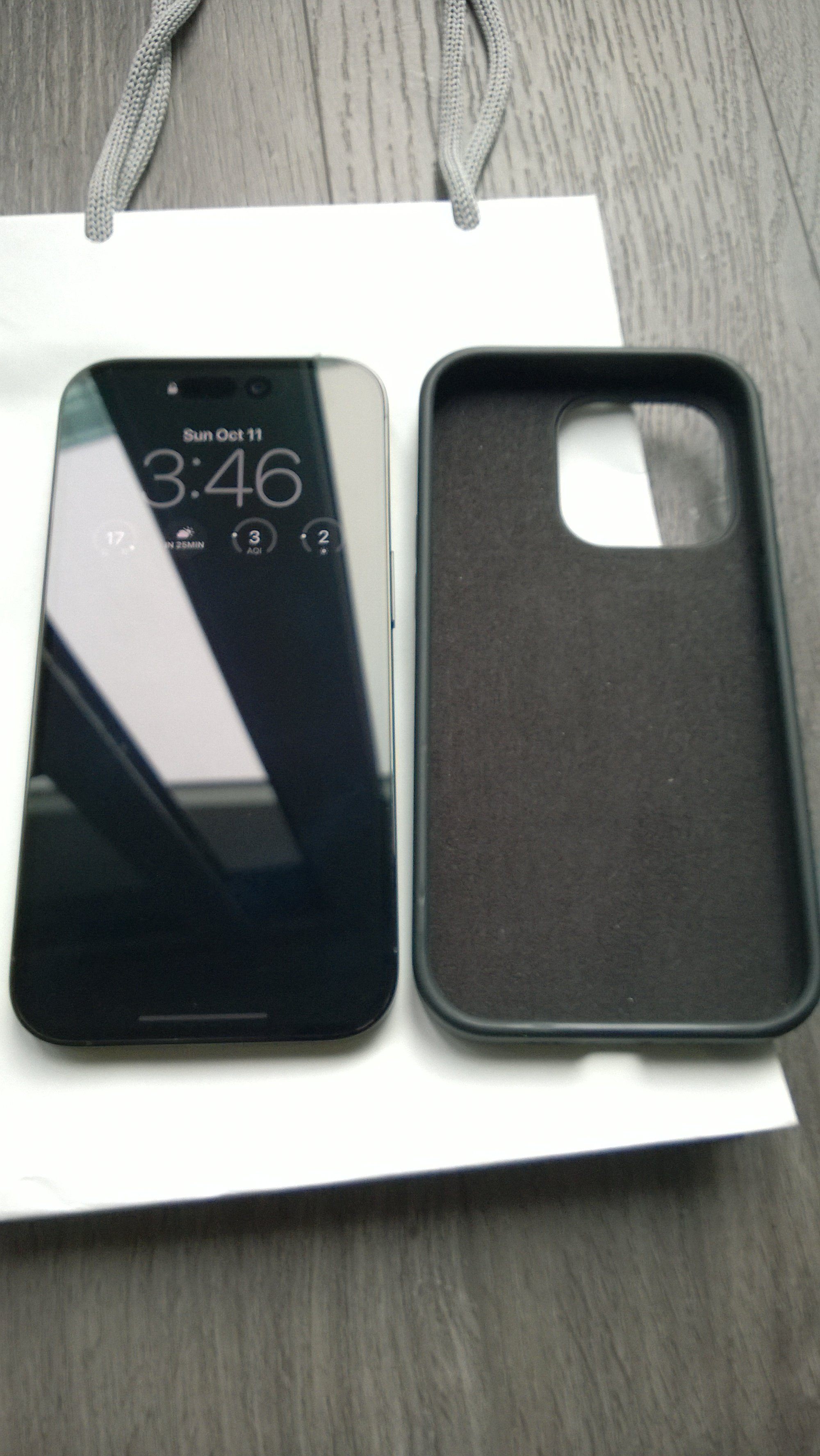 iPhone 14 Pro 128GB, Perfect cosmetically, Case + Charger - photo 3