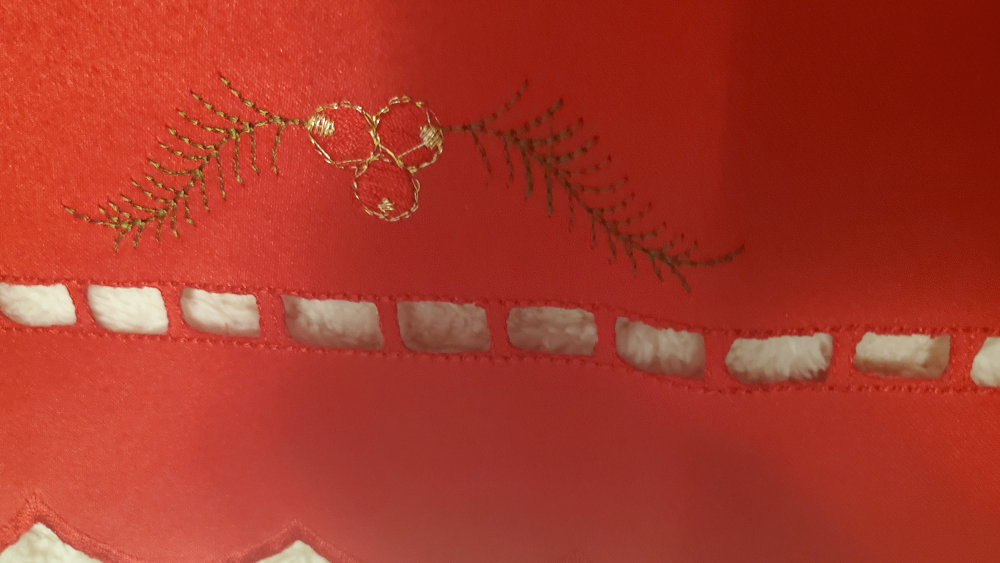 Festive Red Christmas Table Runner with Scalloped Edges - photo 4