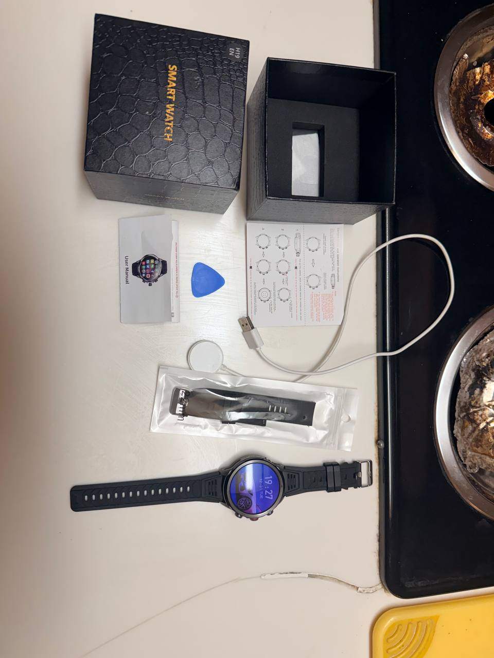H19 Smartwatch with Charger, Spare Strap and Box