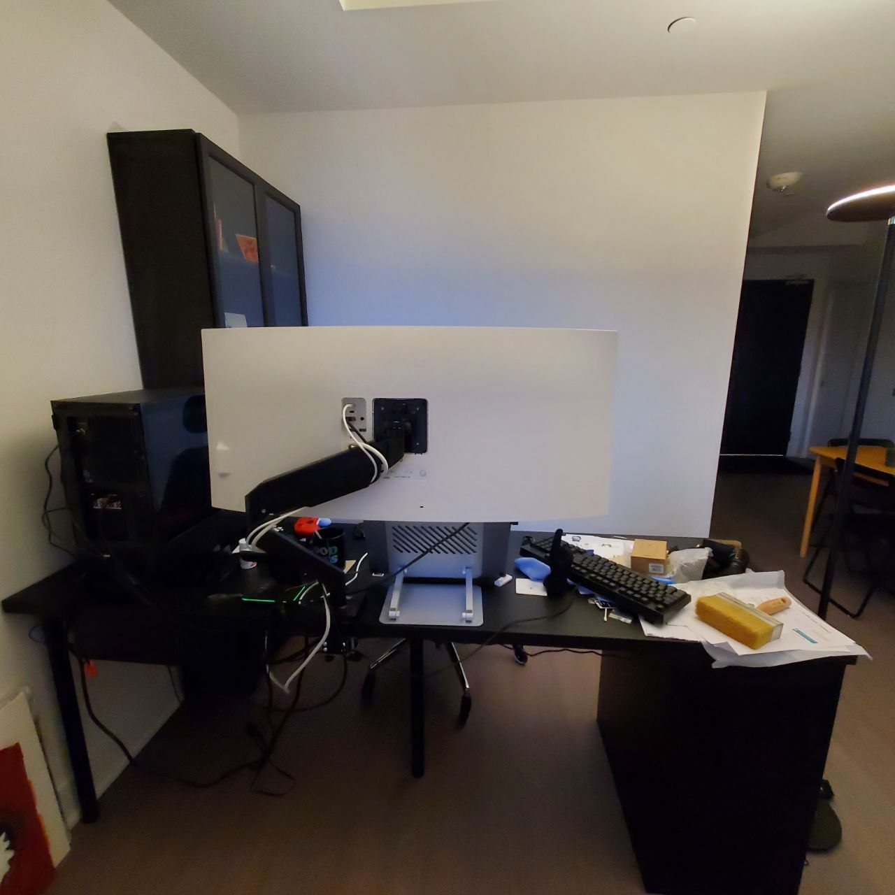 LG 40' Curved UltraWide IPS 5K display (moving sale) - photo 2