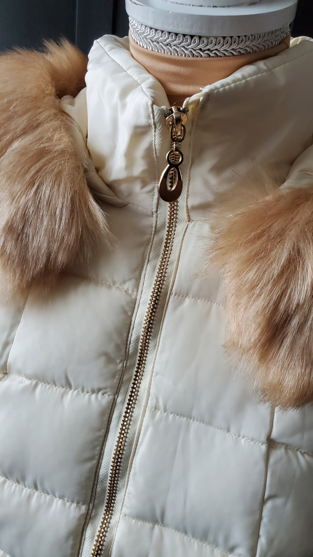 Gorgeous Beige Puffer Coat with Hood and Fur Trim -  NEW! - photo 3