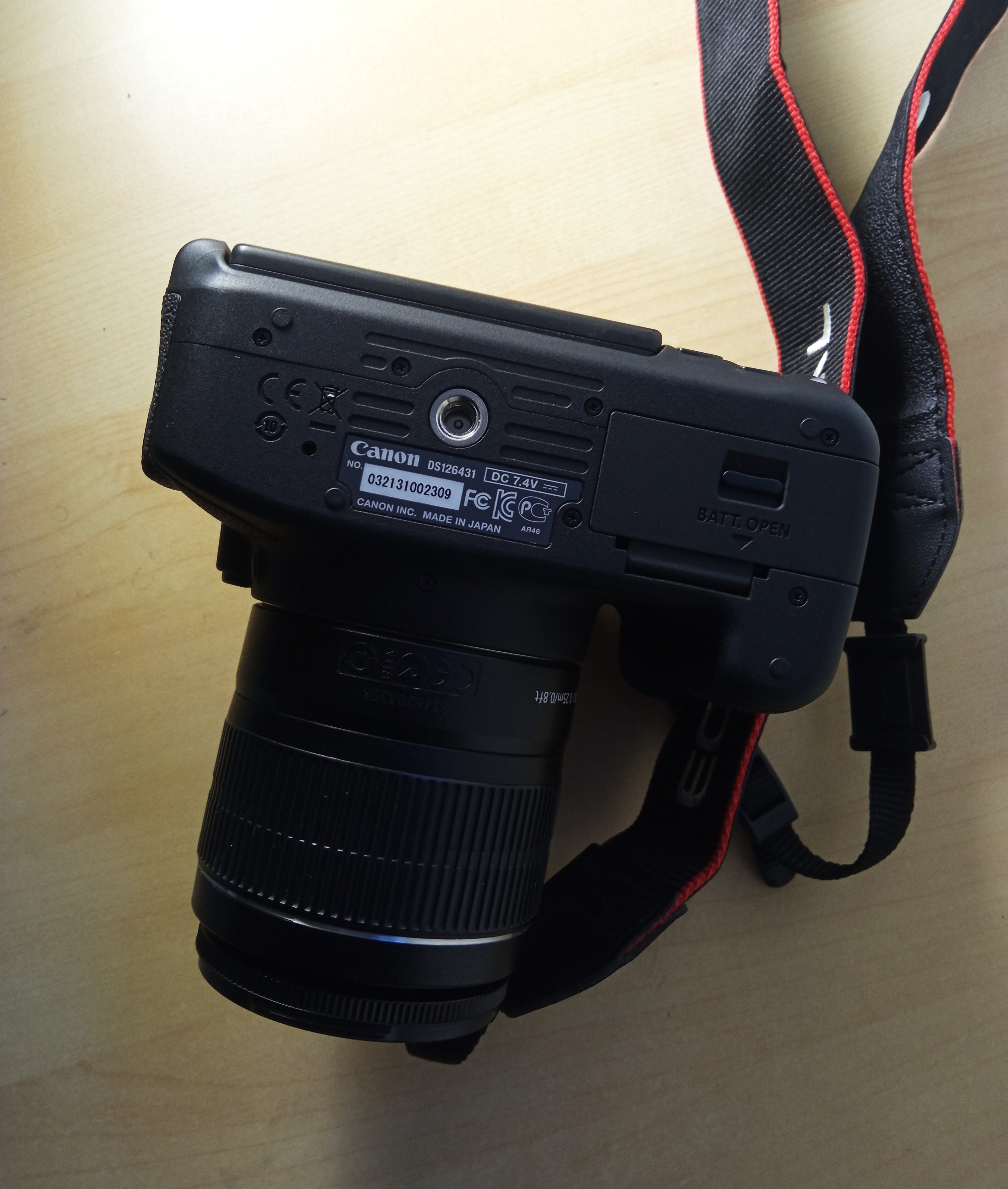 Canon EOS Rebel T5i + EF-S 18-55mm IS II - photo 4