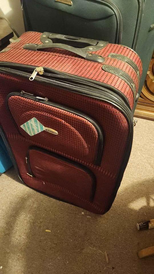 Medium Size Suitcase: Between Carry-On and Checked