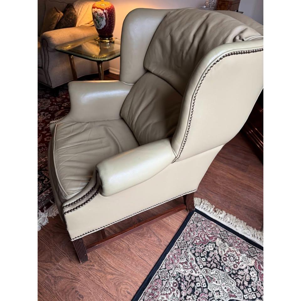 Classic Leather Mahogany Chippendale Wingback Chair - photo 4