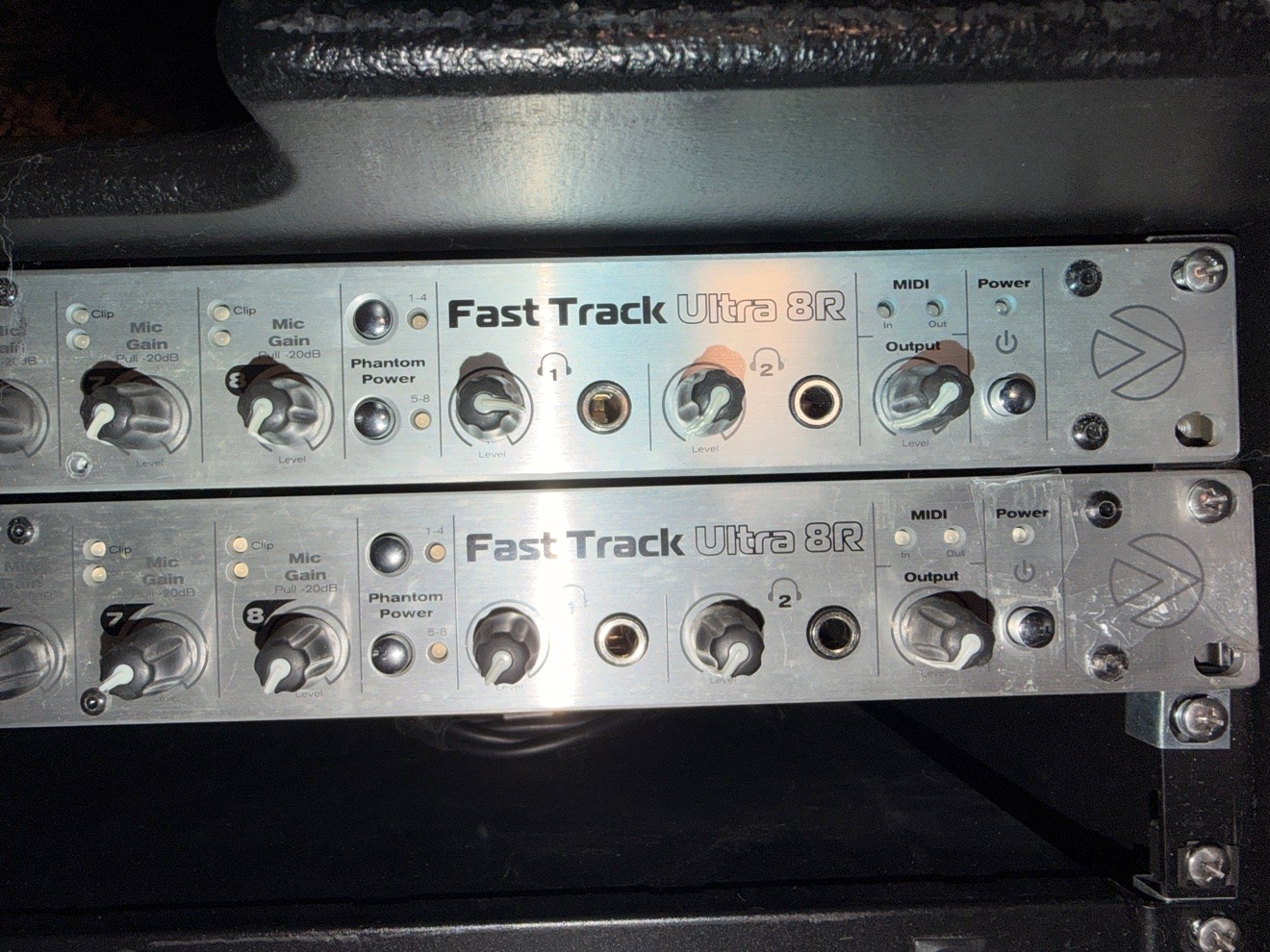 2x M-Audio Fast Track Ultra 8R + Middle Atlantic PD-915R - photo 2