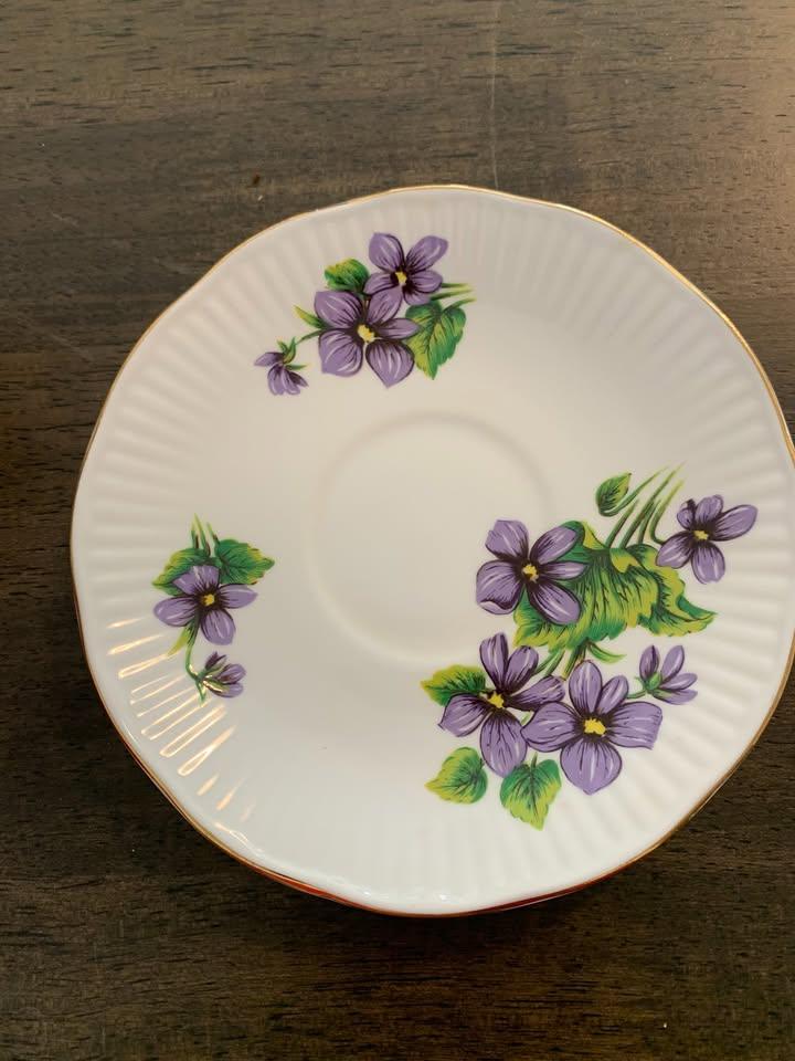 Elizabethan Blue Violet Teacup and Saucer - photo 3