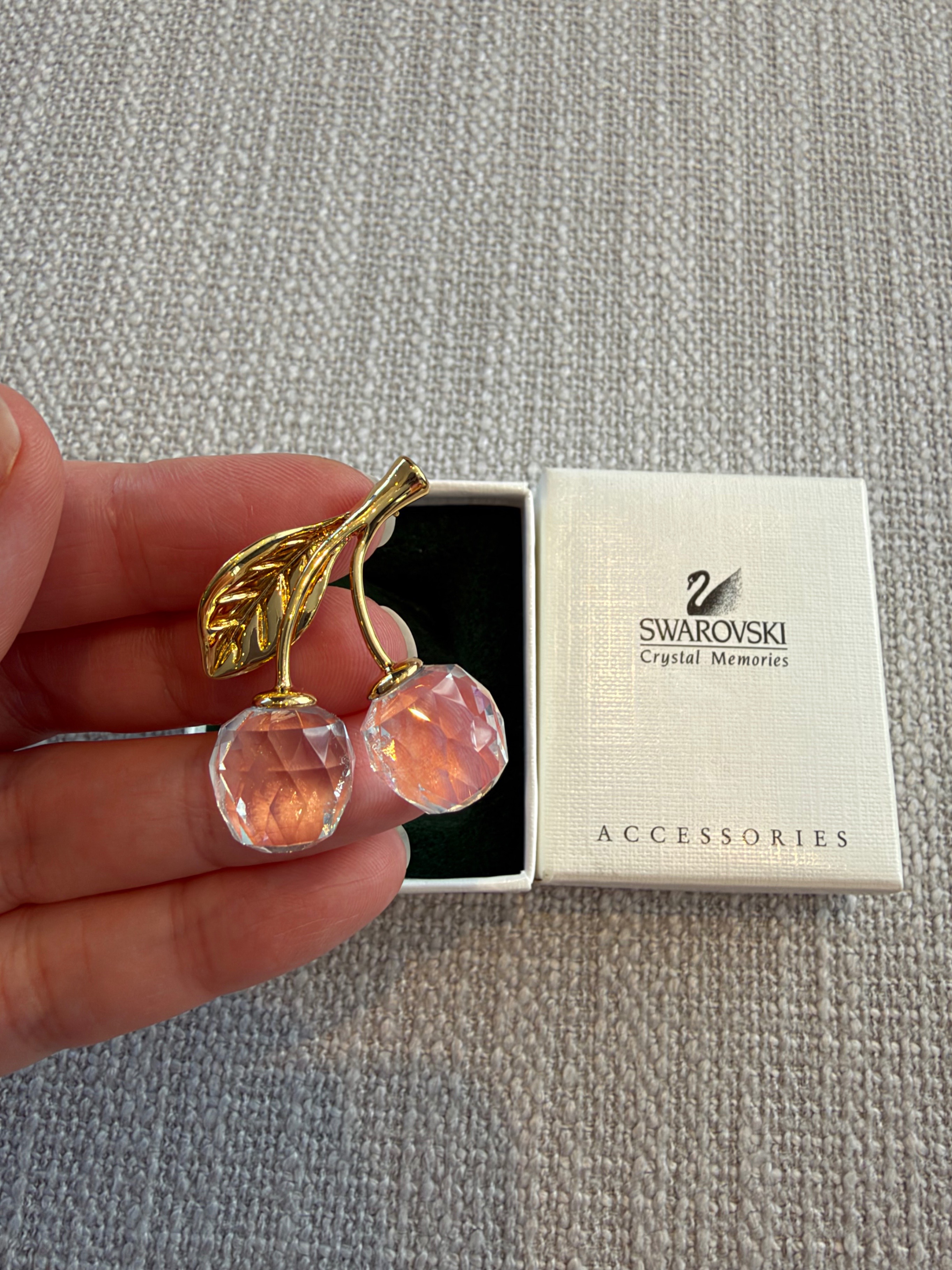 Vintage Swarovski Crystal Memories Cherry Brooch with Box - photo 2