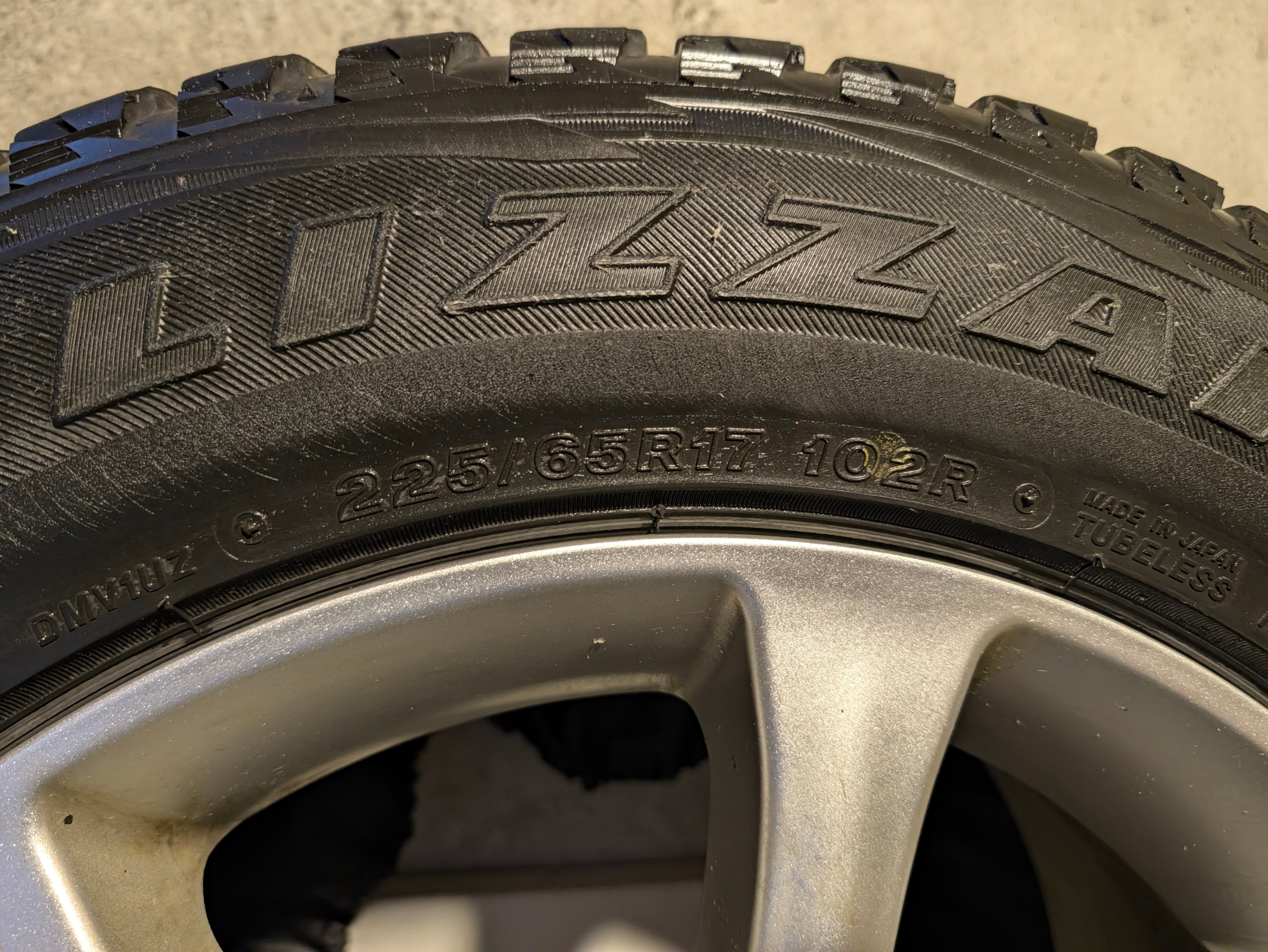 Bridgestone Blizzak Winter Tires on 17" ASA Rims - photo 5