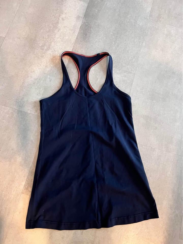 Lululemon size 10