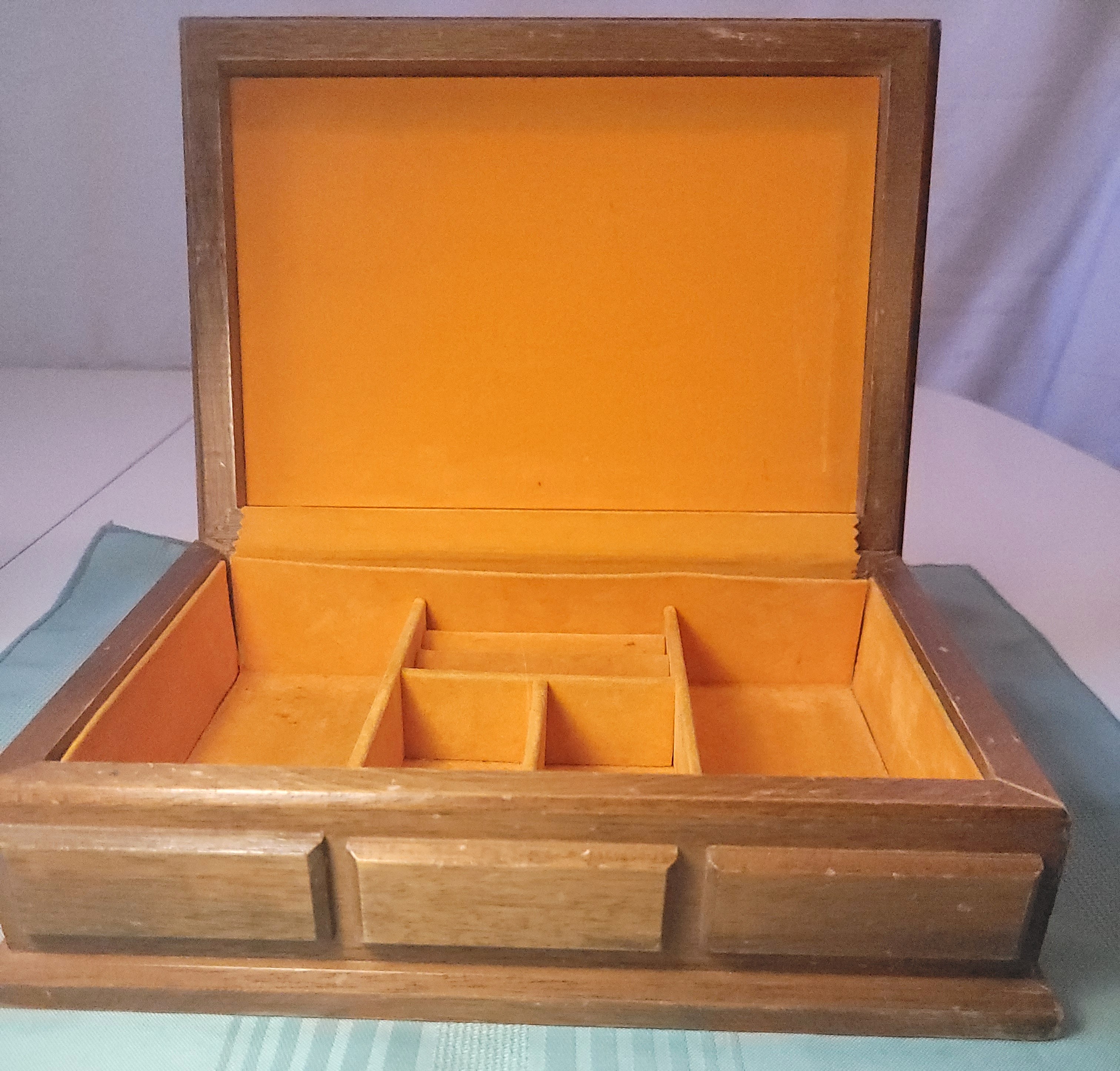 1975 London Leather Wooden Jewelry Valet Box Studded Top 10x7x3. - photo 2