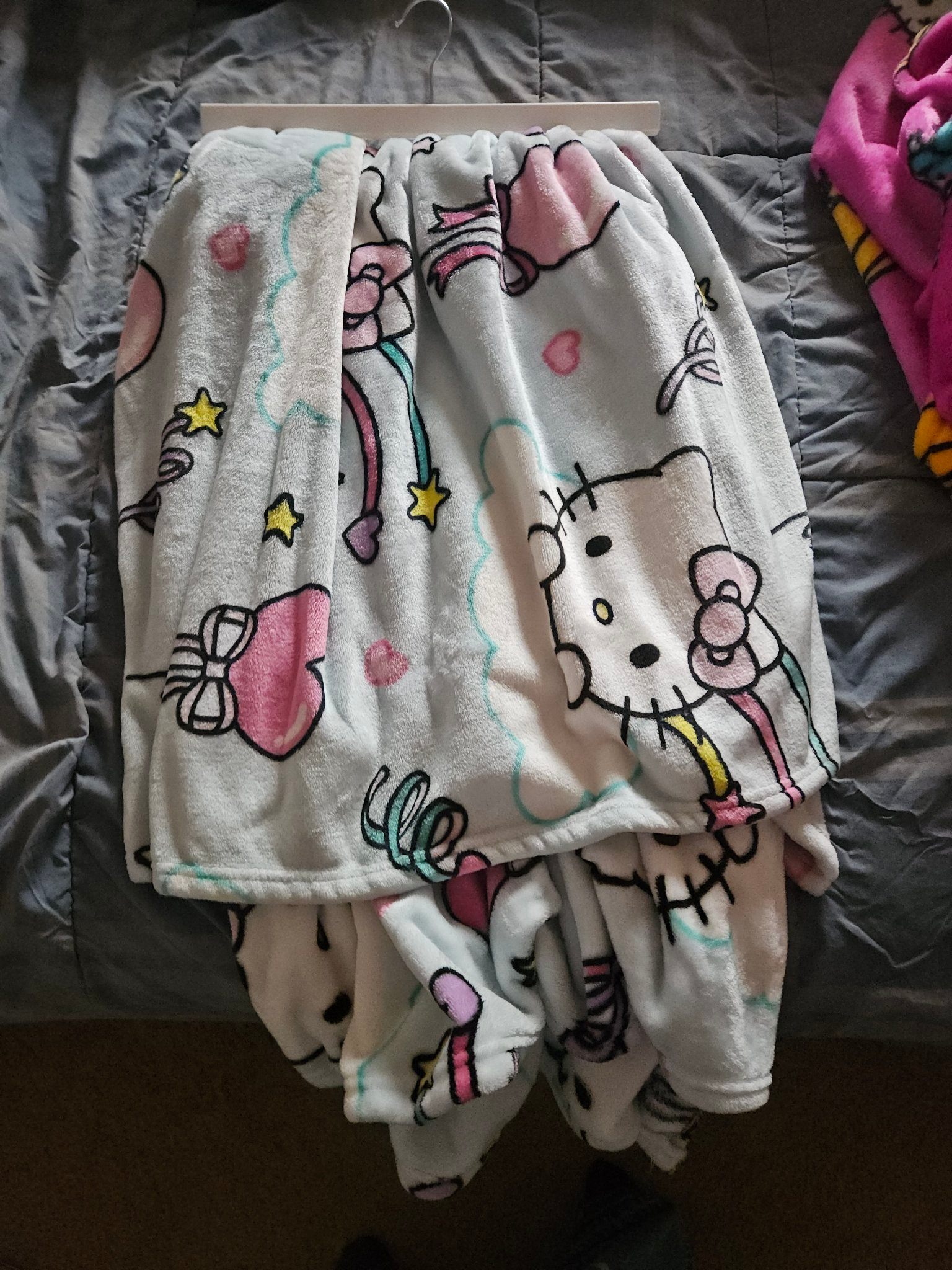 Hello Kitty Twin Blanket - Brand New, Never Used - photo 2