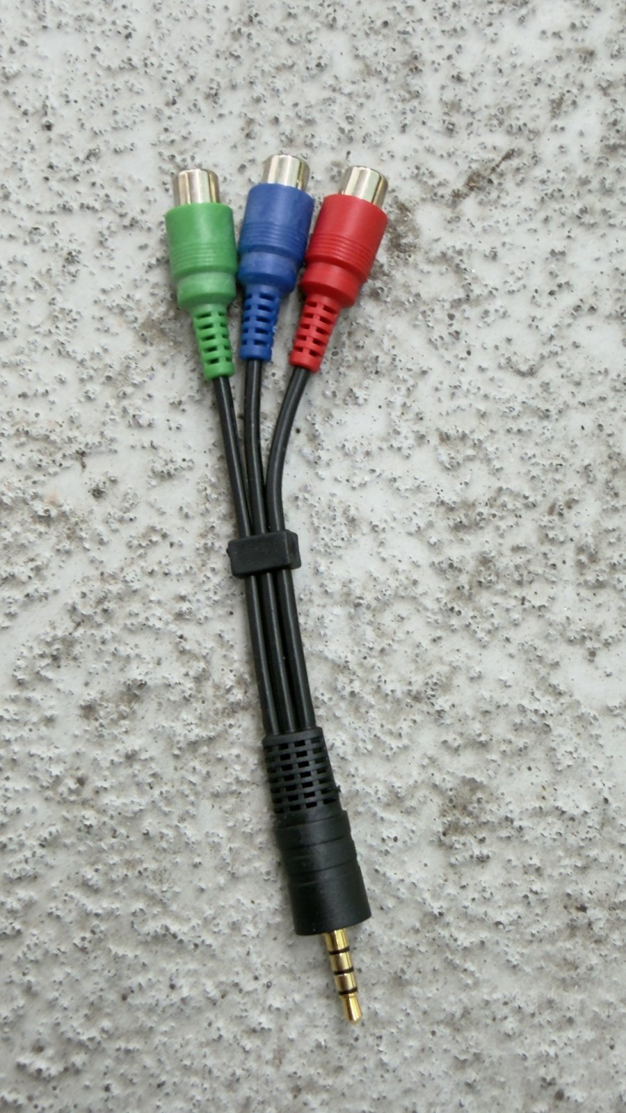 3.5mm to Component Video Adapter – Green/Blue/Red RCA Female