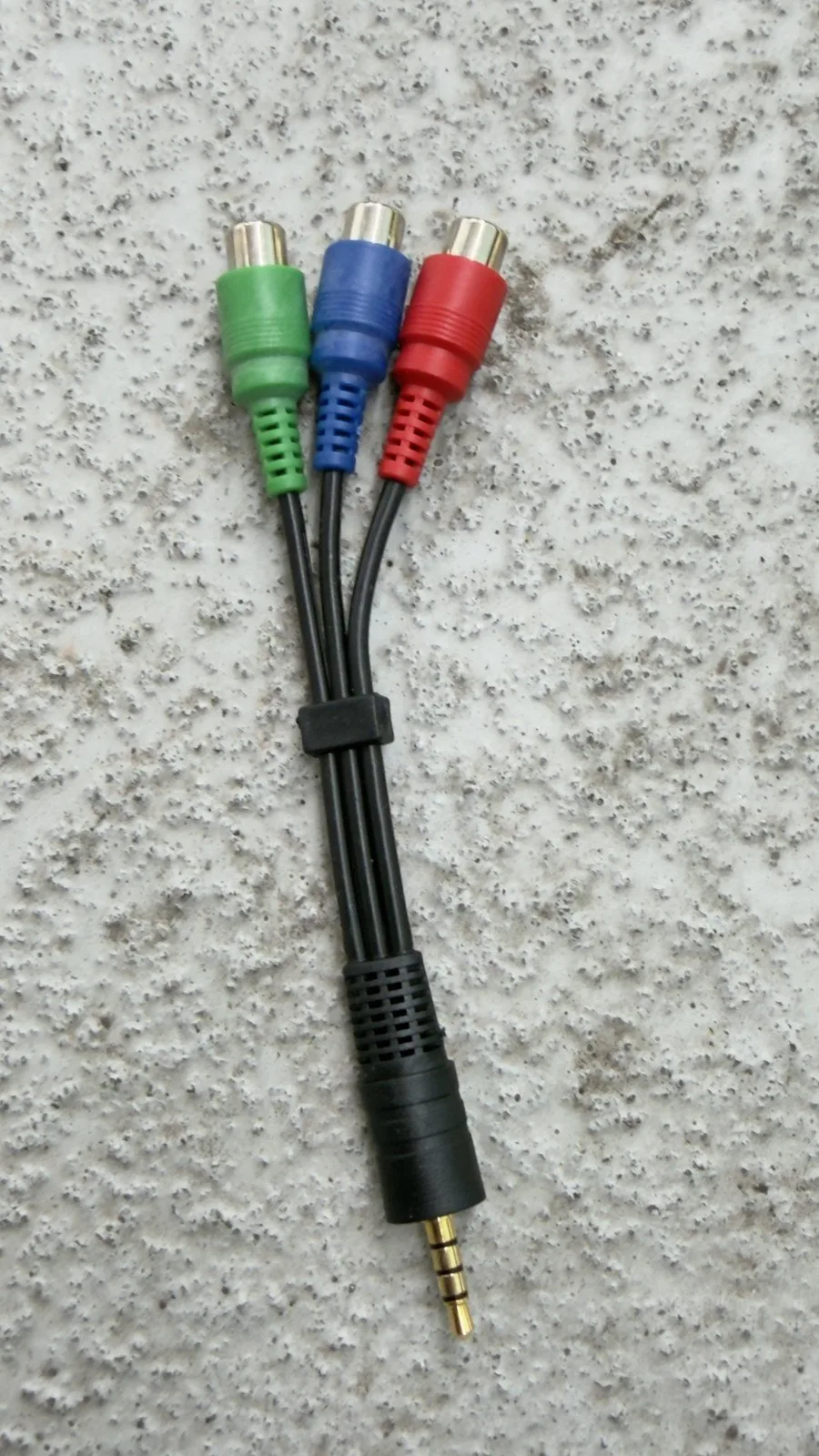3.5mm to Component Video Adapter – Green/Blue/Red RCA Female