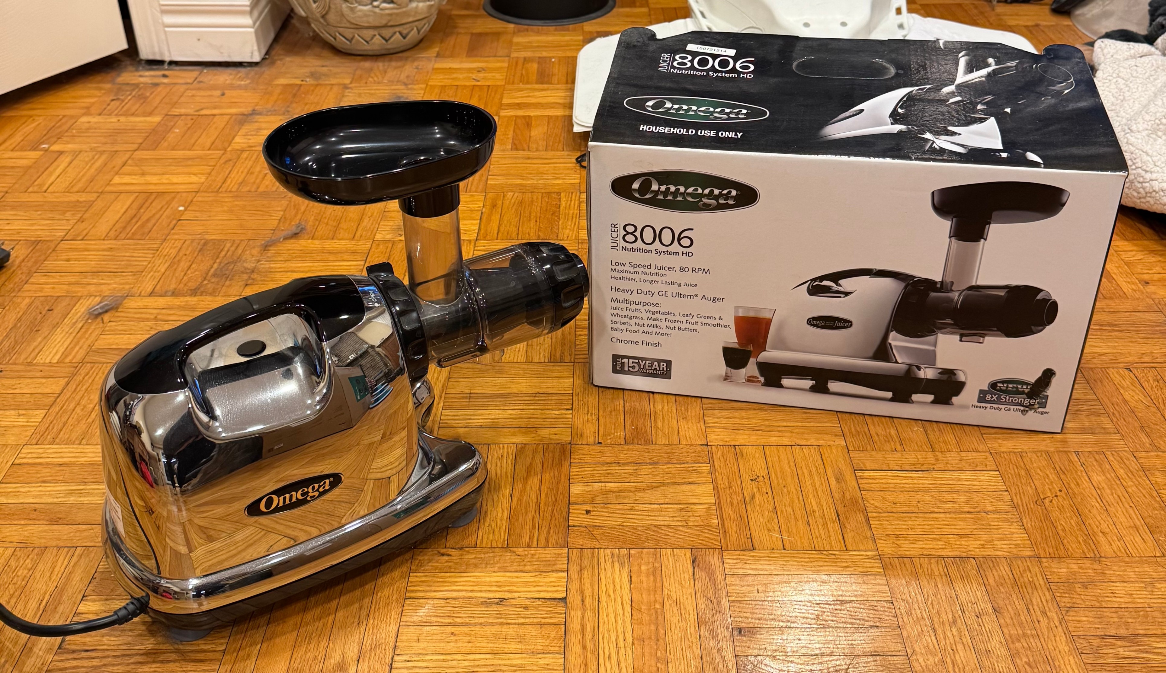 Omega 8006 Slow Masticating Juicer (80 RPM), Like New in Box