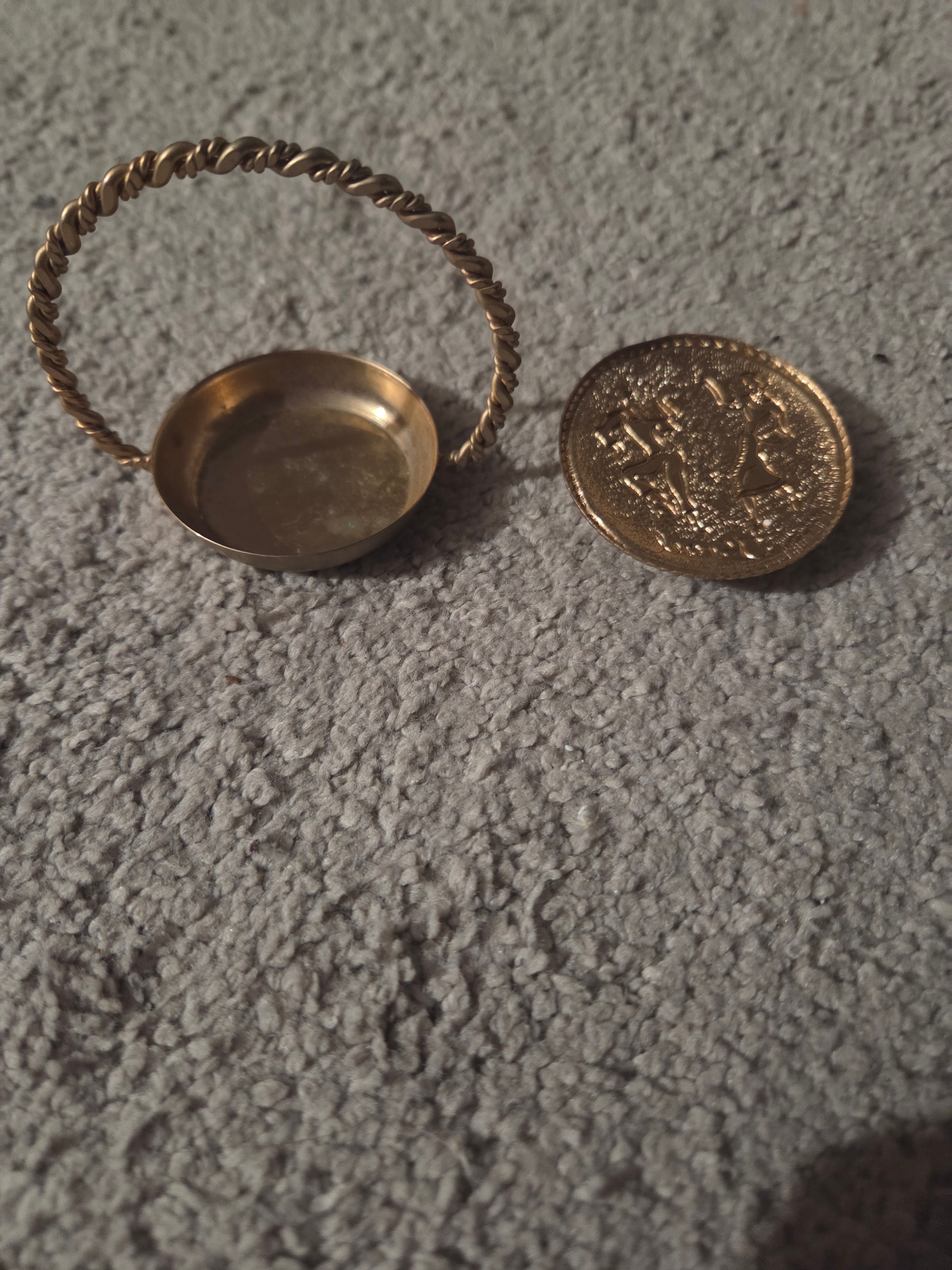 Vintage Israeli Brass & Enamel Miniature Basket / Ring Dish 3" W - photo 2