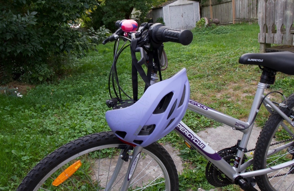 18 speed bike with helmet - photo 2