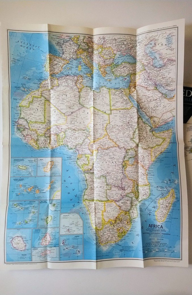 vintage National Geographic Maps! - photo 5