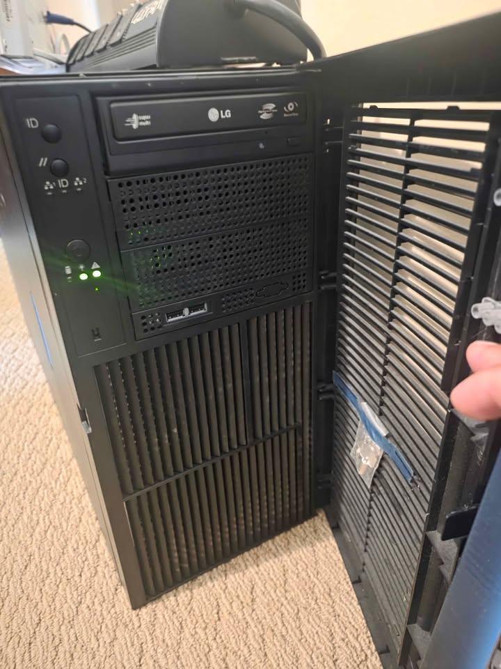 Intel S5520HC Server Tower with Dual Intel Xeon E5504 Processors - photo 4