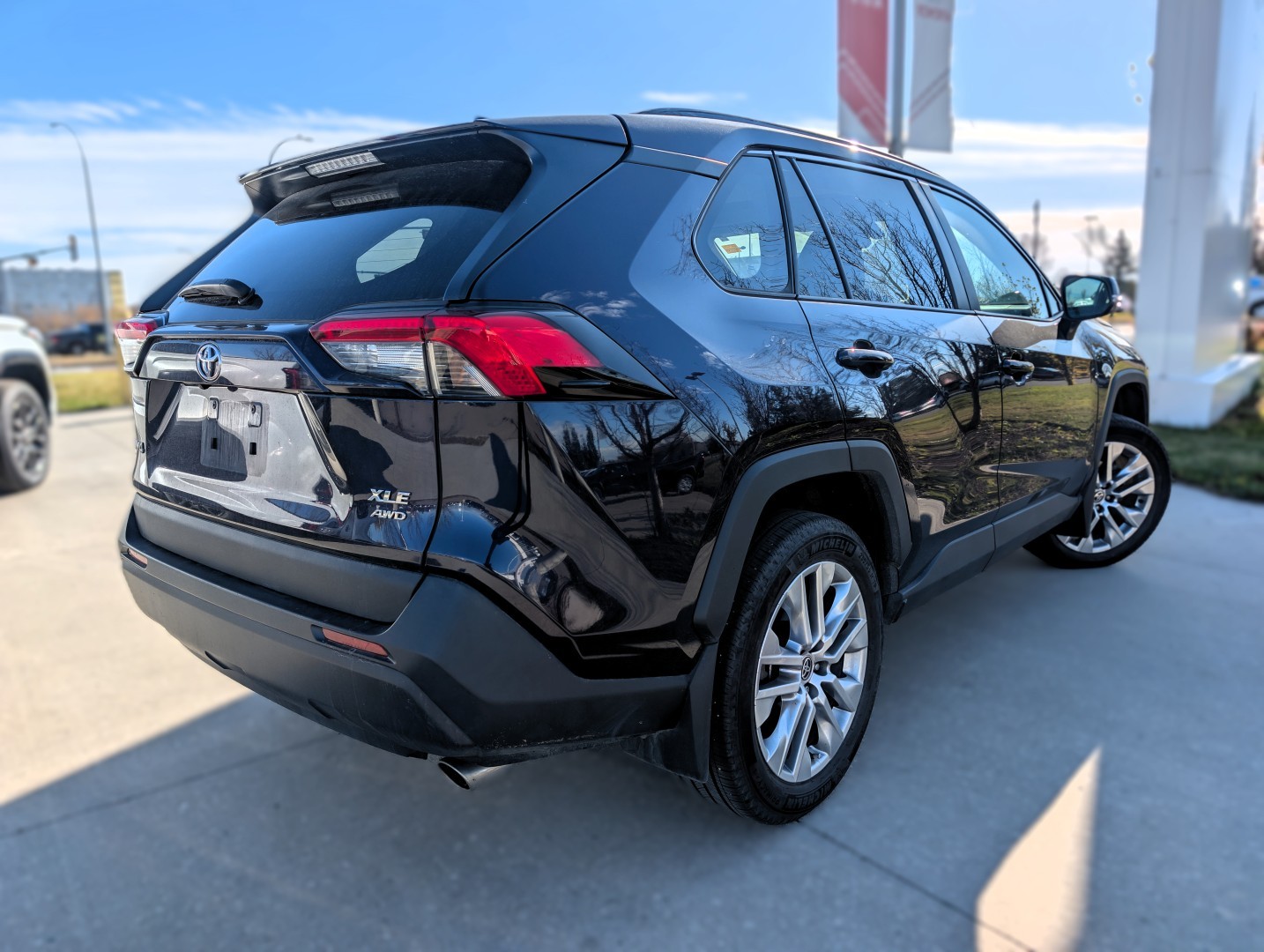 2024 Toyota RAV4 XLE Premium - photo 5