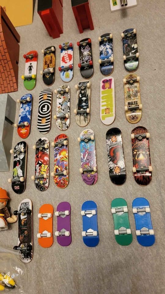 Tech Deck skateboard ramps rails figures lot - photo 2