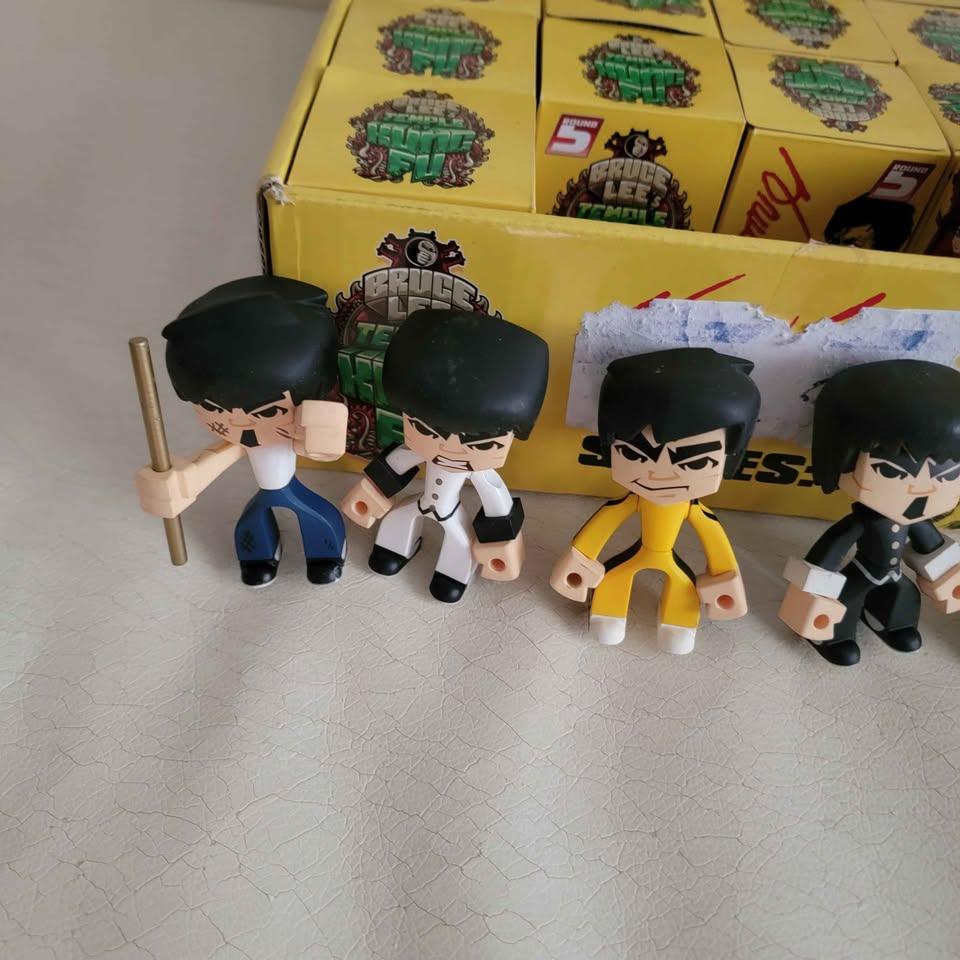 23 Bruce Lee's Temple of Kung Fu Series 1 mystery vinyl - photo 2