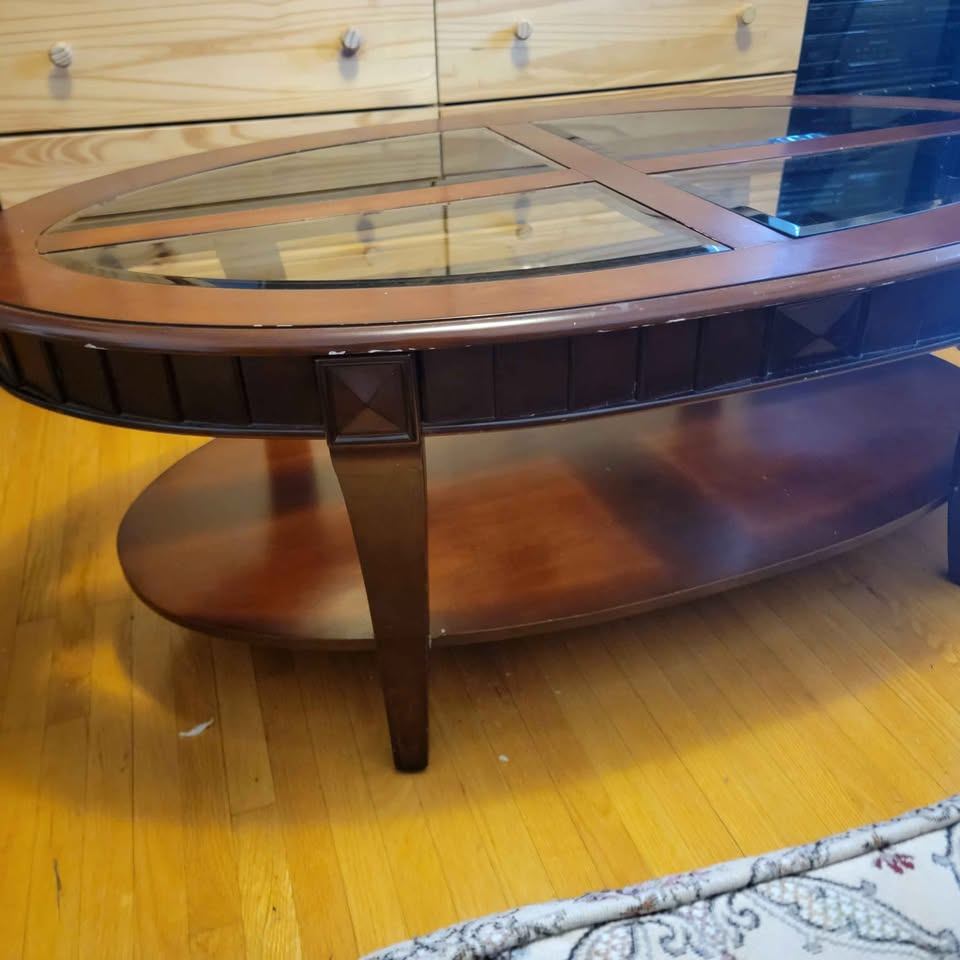 Vintage 2 tier wood and beveled glass oval coffee table - photo 2