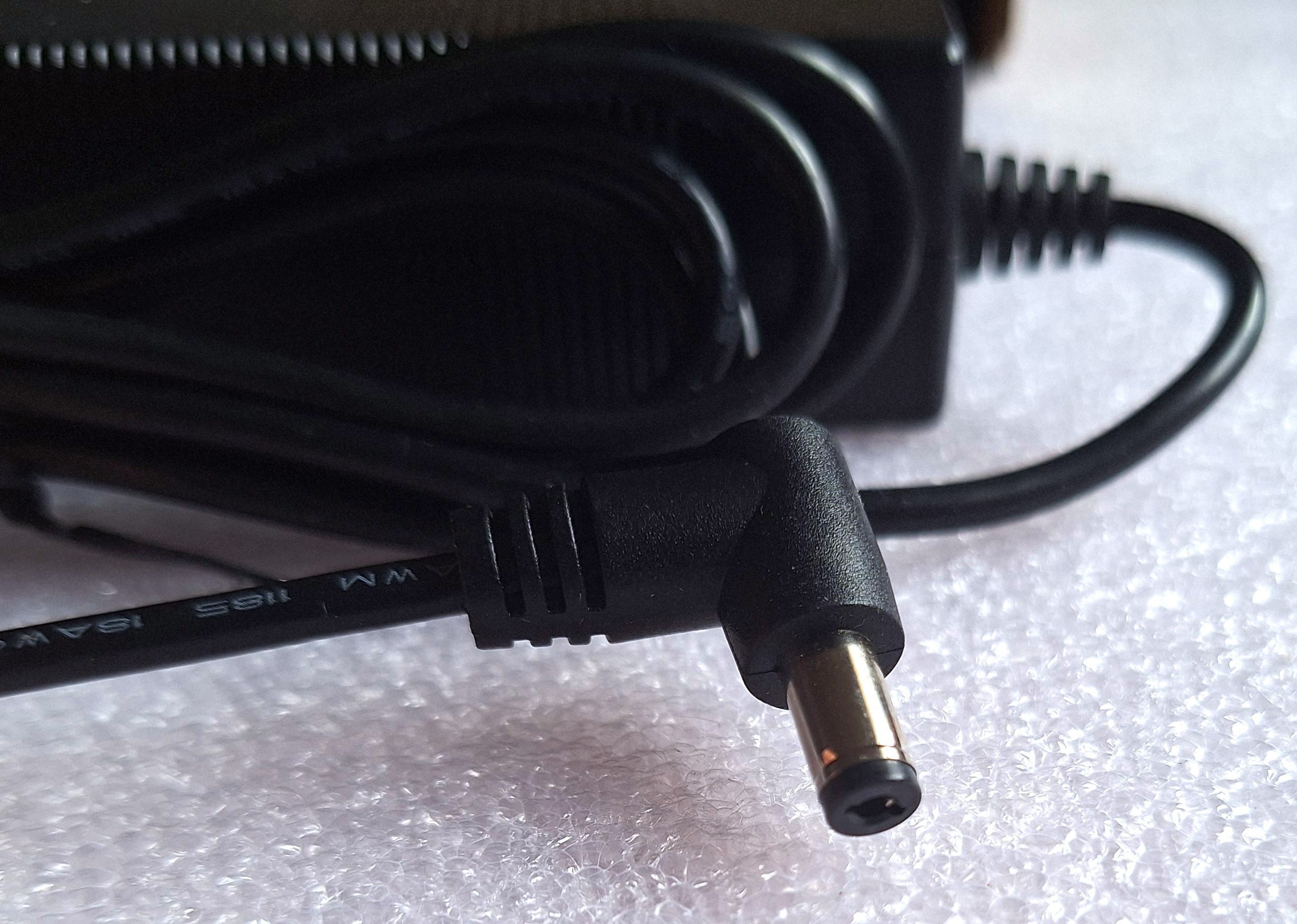 Orange Power Adapter 19.5V/3A - photo 3