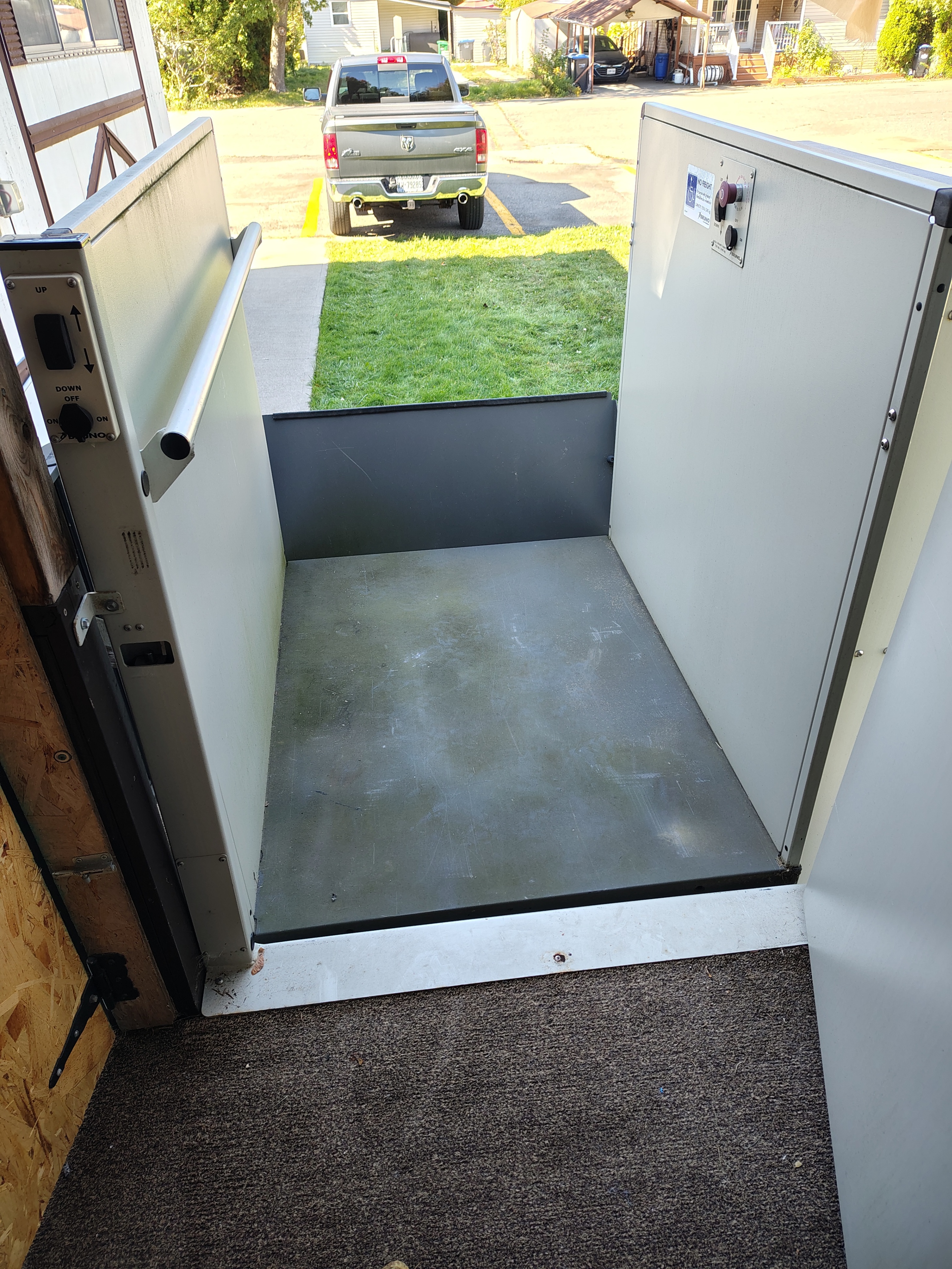 Used Bruno Vertical Platform Lift Model 3100 - photo 5