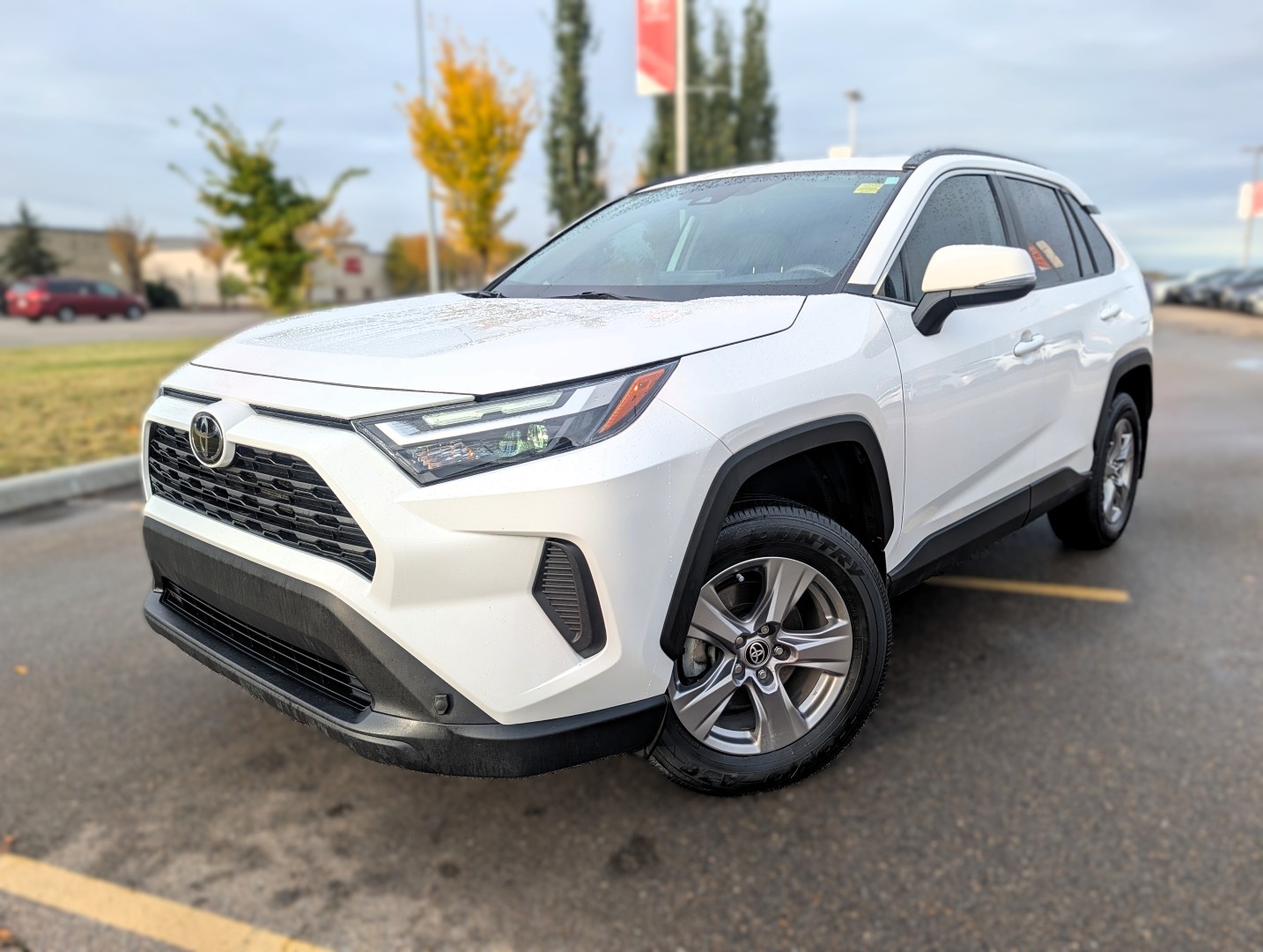 2024 Toyota RAV4 XLE - photo 2