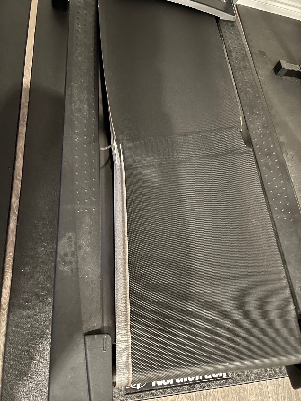 NordicTrack C600 Treadmill - Belt Snapped, For Parts/Repair - photo 4
