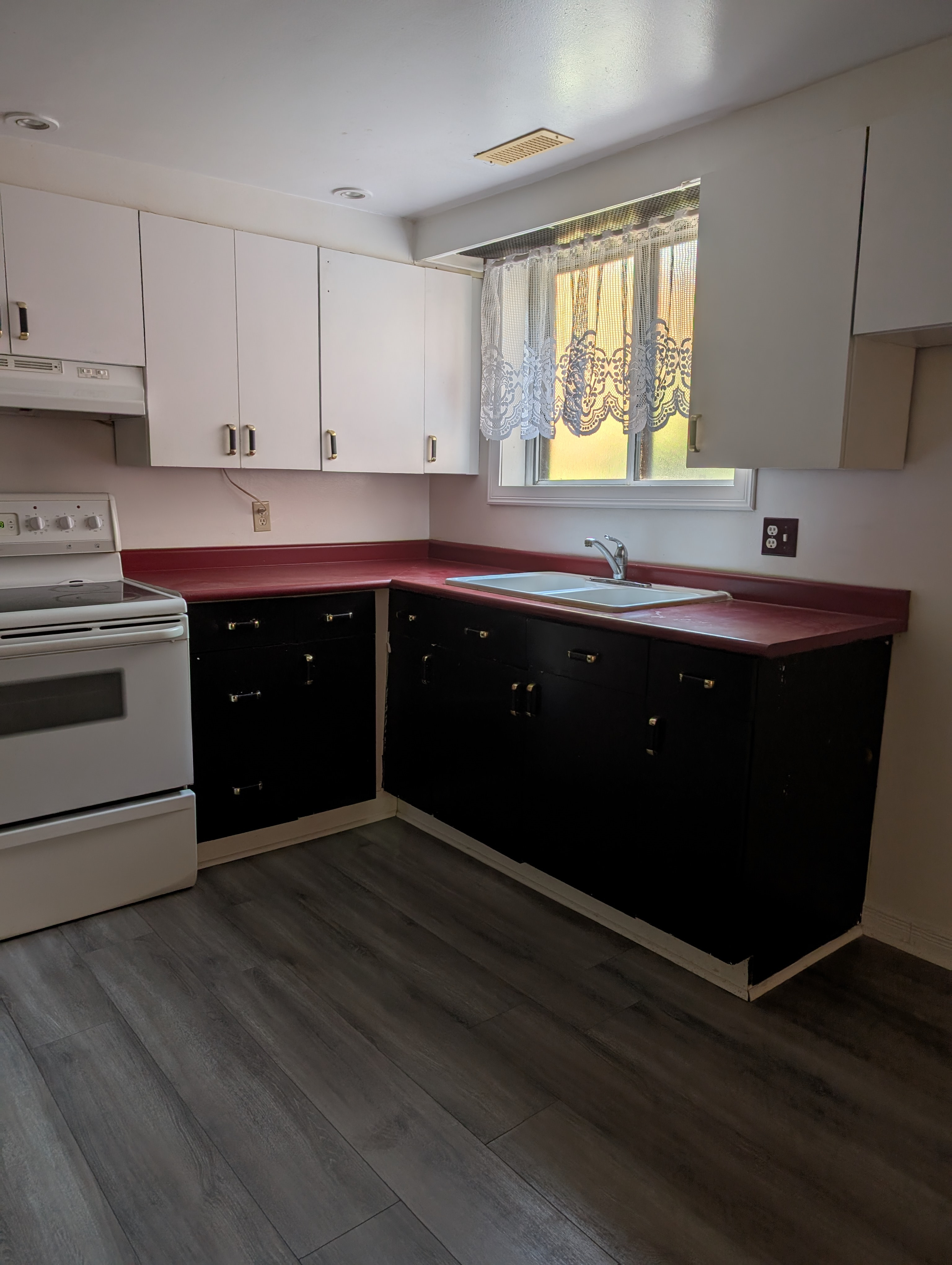 2 bed, 1 bath basement for rent - photo 3