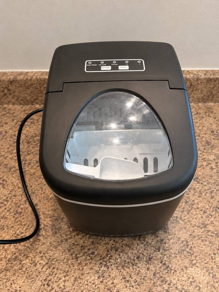 Frigidaire Countertop Ice Maker | PRICED TO MOVE - photo 3
