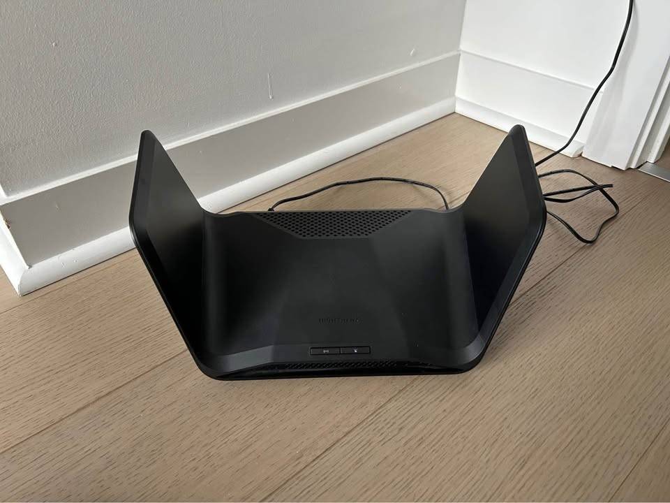 NETGEAR RAX70 - Nighthawk AX6600 Tri-Band WIFI 6 router - photo 4