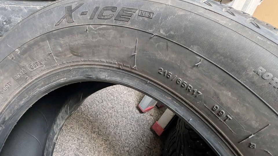 Michelin X-Ice Xi3 215/65R17 Tire - photo 2