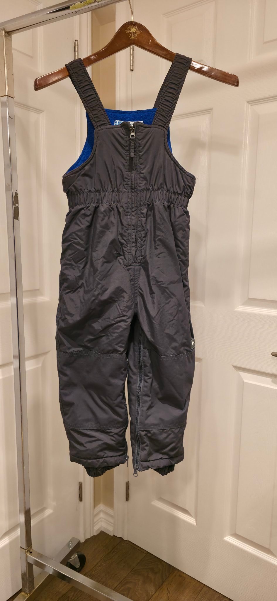 Kids Children's Place grey bib snow pants, size 4T