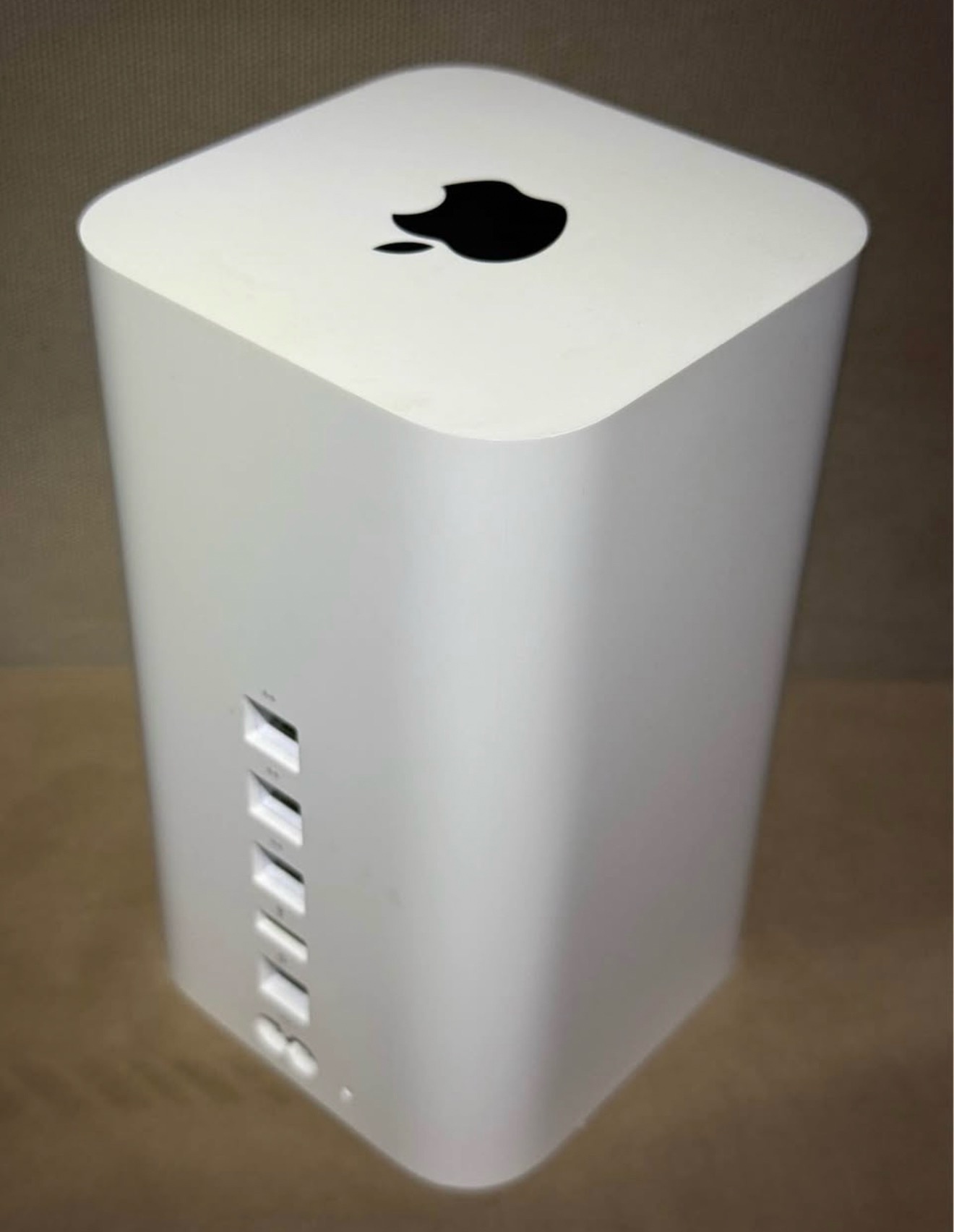 Apple AirPort Extreme 802.11ac Router (A1521) - photo 3