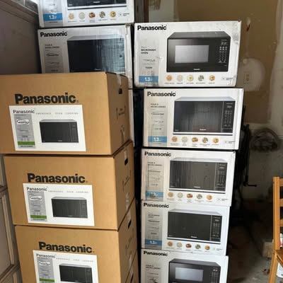 Panasonic Inverter Genius Microwave Oven 1.3 cu ft — Wholesale