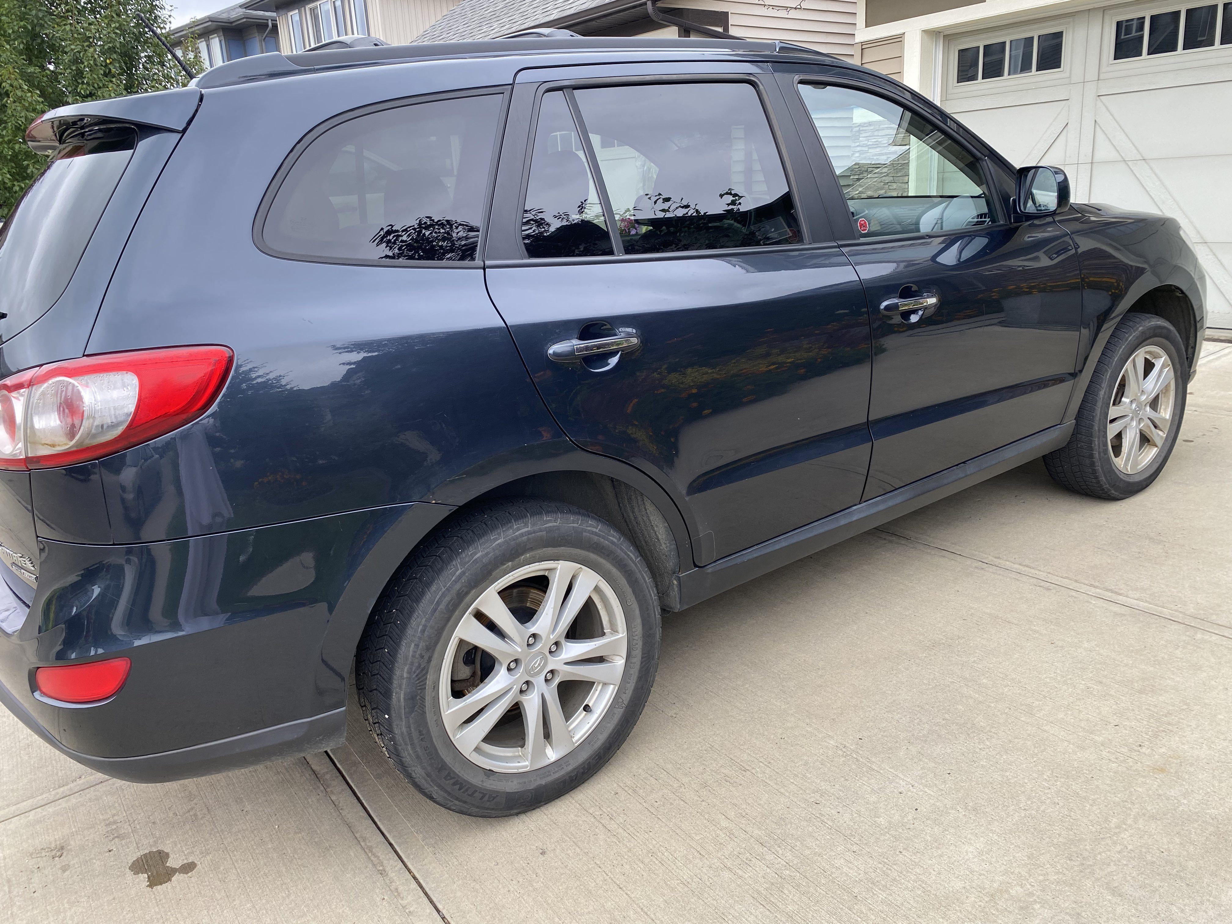 2010 Hyundai Santa Fe Sport – Active Status – AWD – 239K – $4950