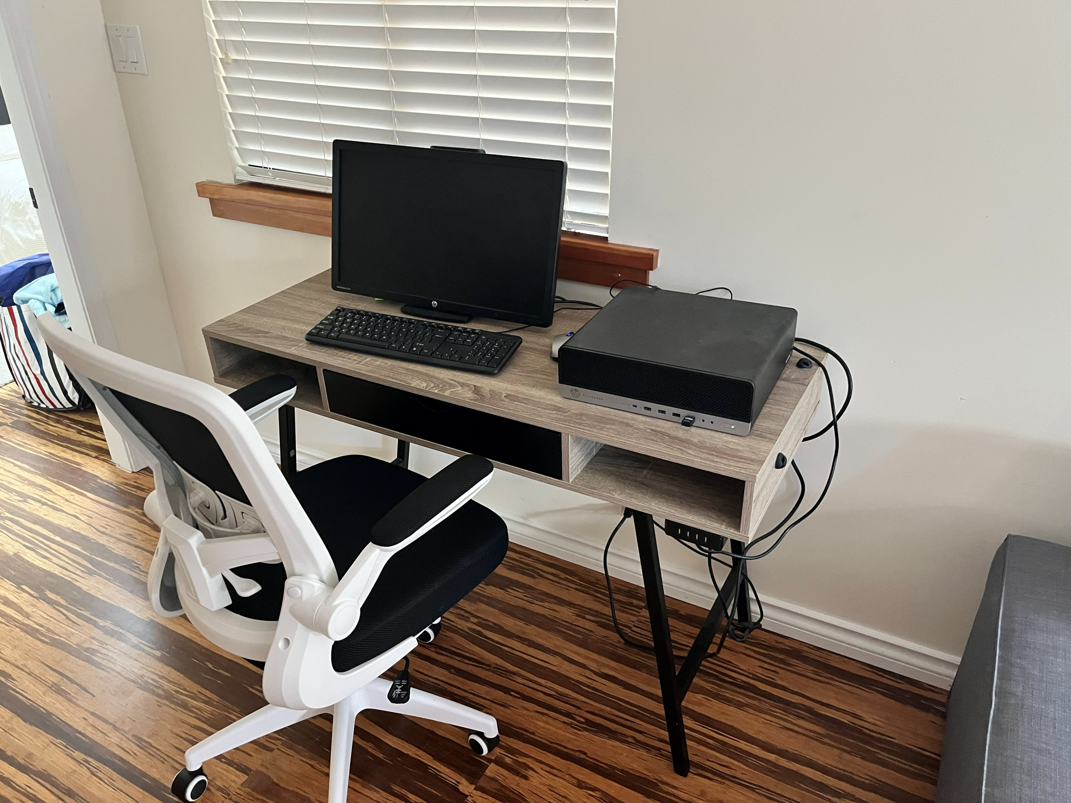 Compact Home Office Desk - photo 2