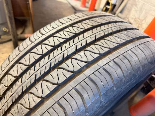 PAIR of 255/45/19 M+S Continental pro contact RX T3 with 85% - photo 4