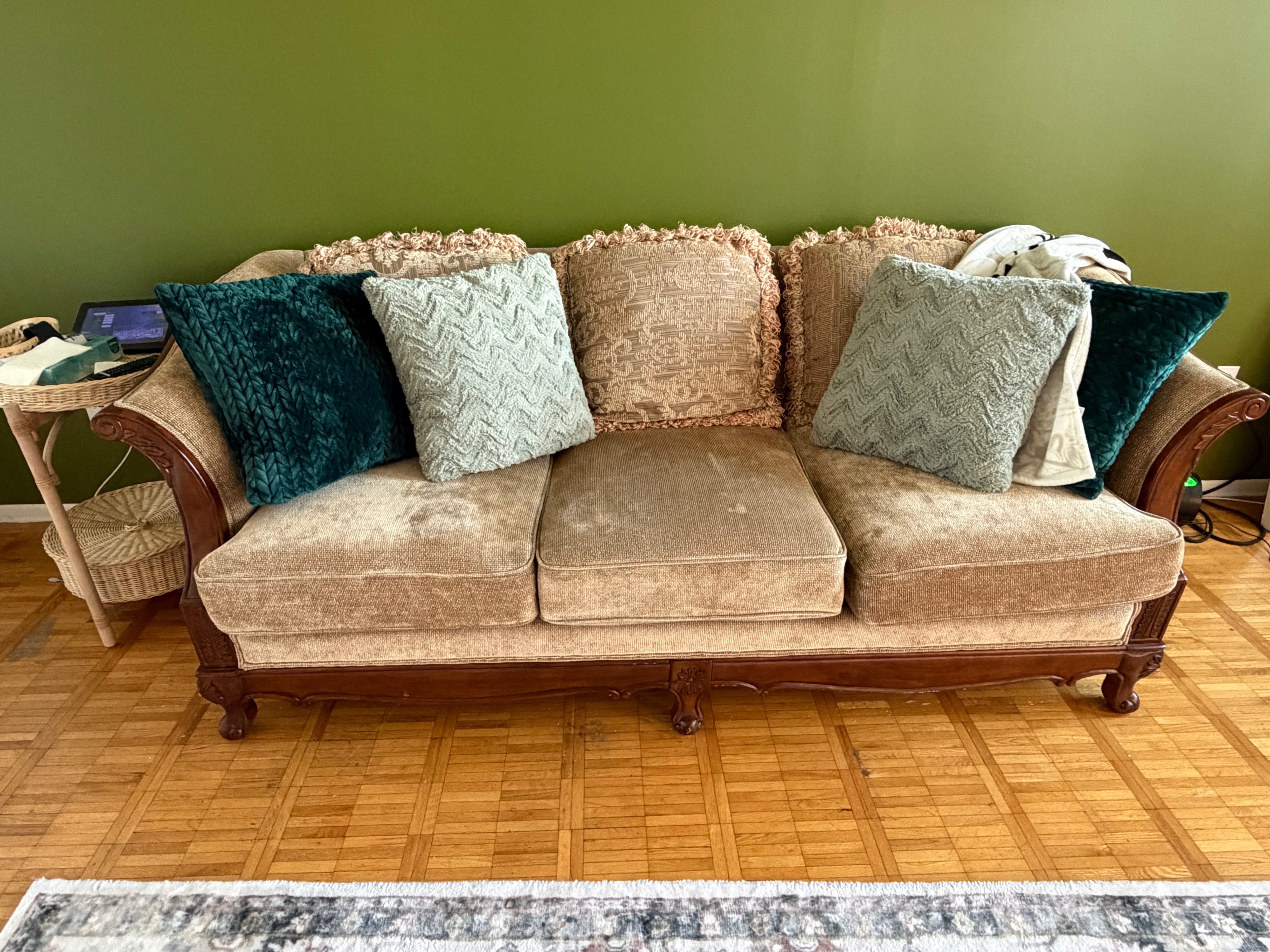 Canadian-Made Carved Wood Frame + 3 Pillows - photo 2