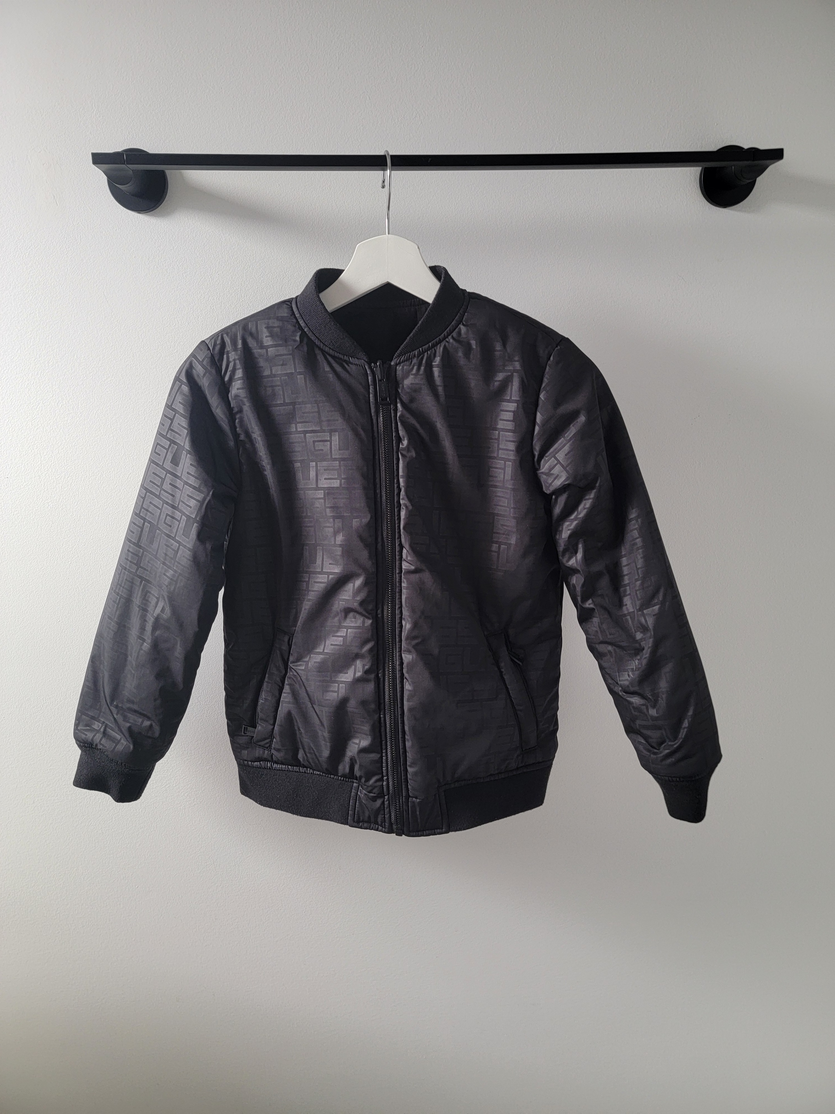 Kids Guess reversible bomber jacket measurements in ad - photo 3