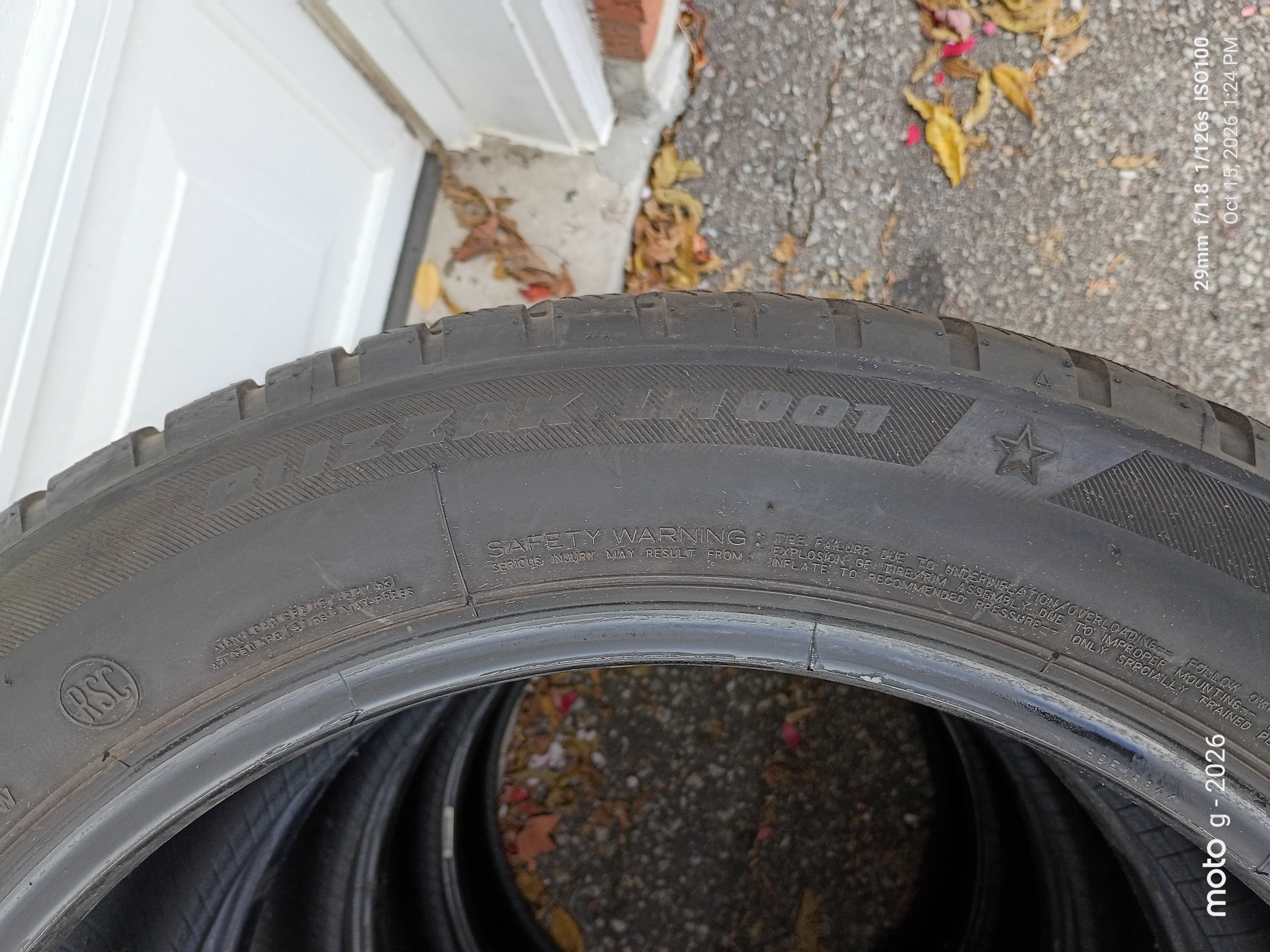 Bridgestone Blizzak 225/50R18 winter tires - photo 3