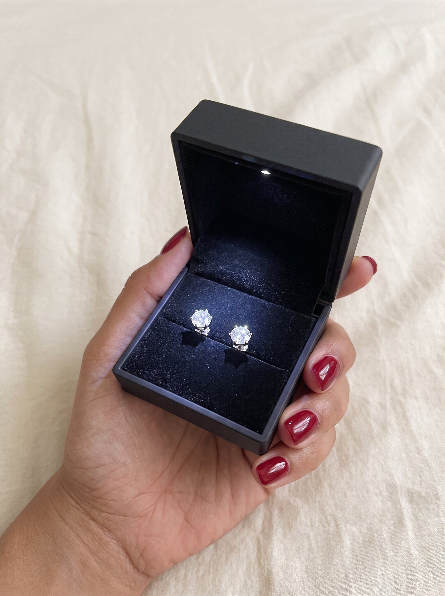 moissanite stud earrings in light up box, gra cert