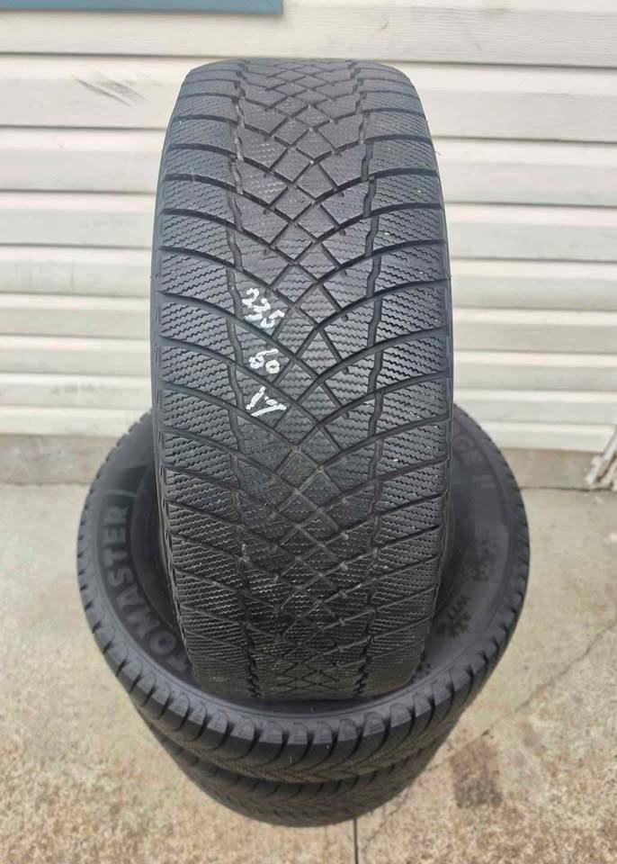4 MotoMaster Winter Edge II Tires 235/60R17