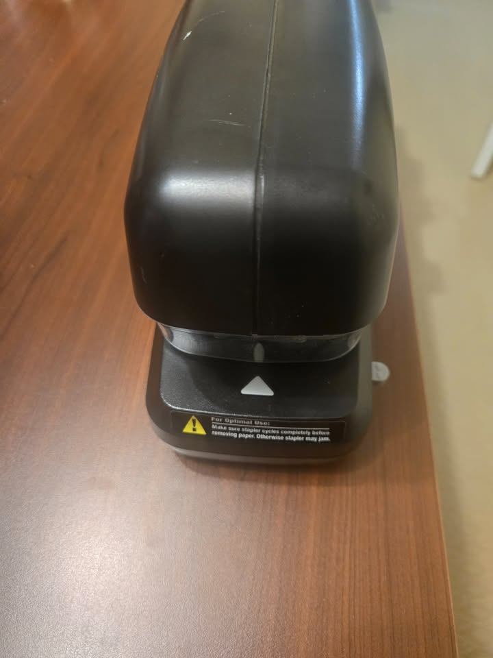 Swingline Electric Stapler - photo 3