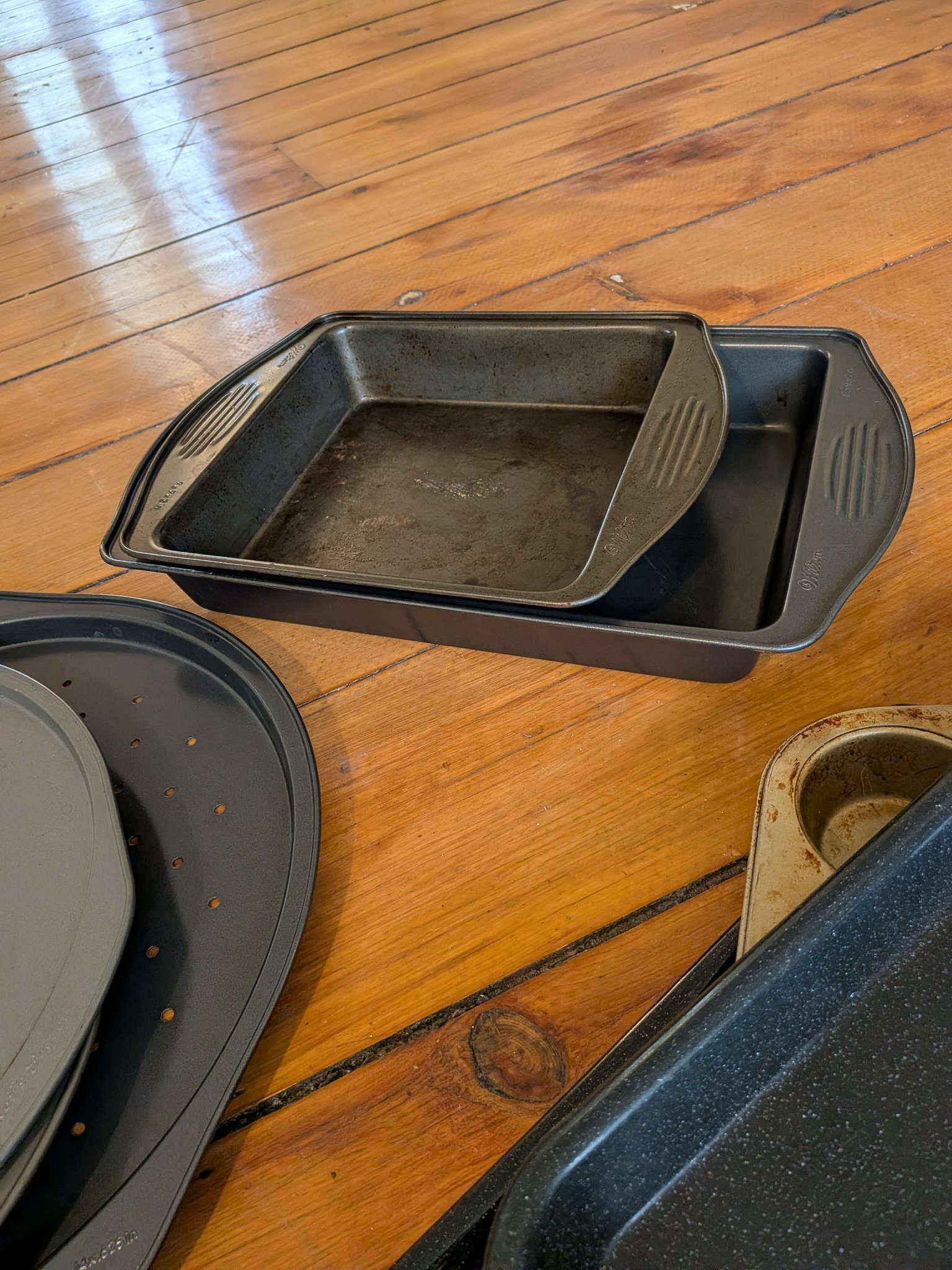 Baking Pans Lot, 9 Pieces - photo 2