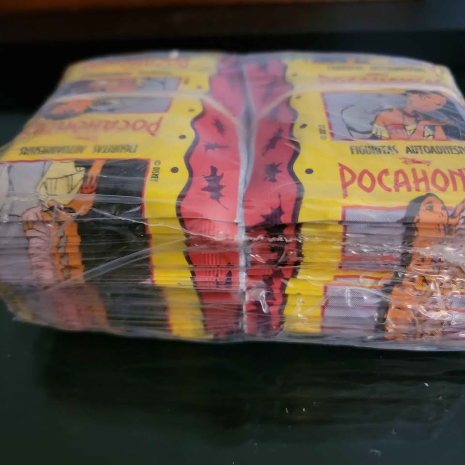 vintage 100 packs 1995 Disney Pocahontas album sticker packs - photo 4