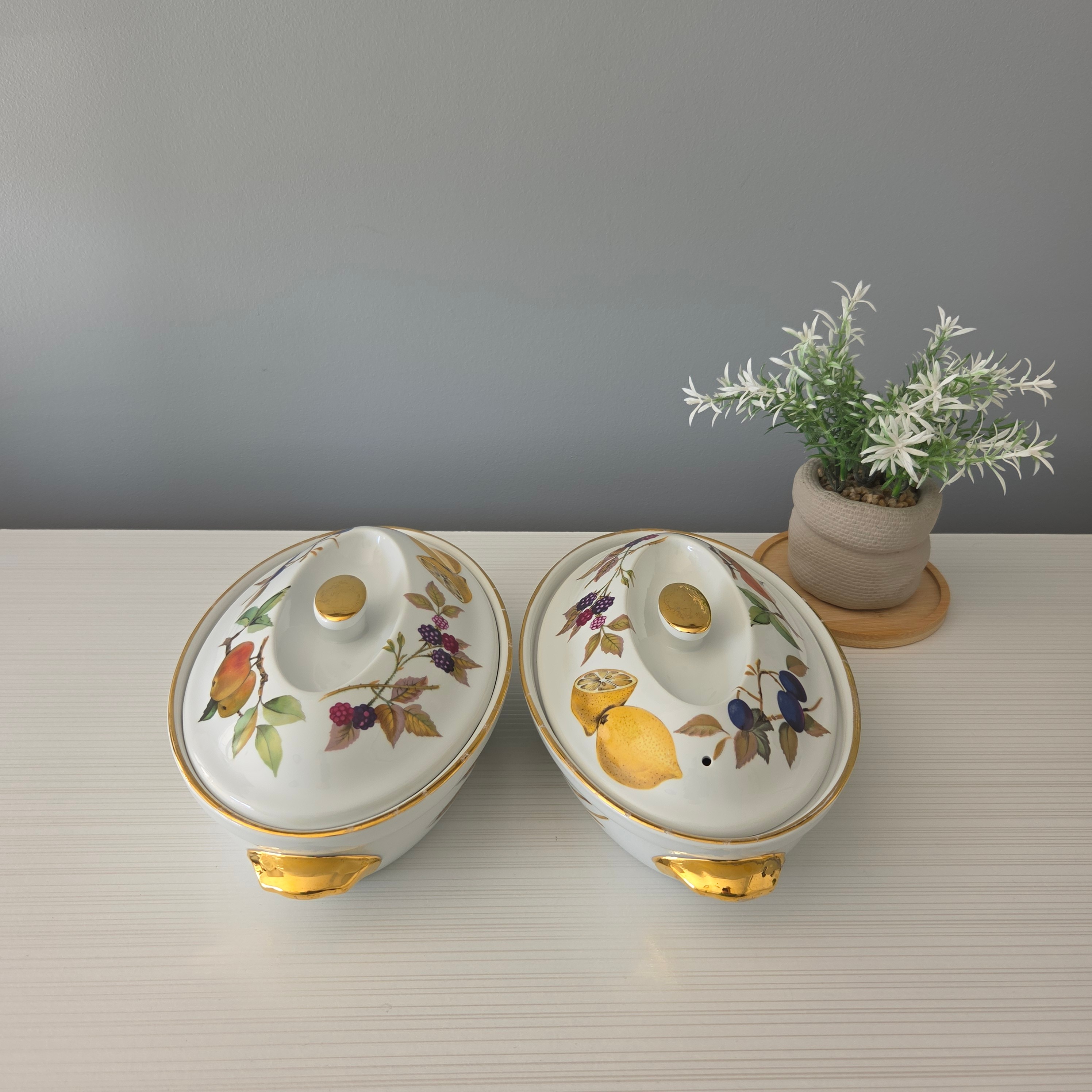 2 Royal Worcester Evesham Small Gold Casseroles - Pre-Loved! ✨ - photo 2